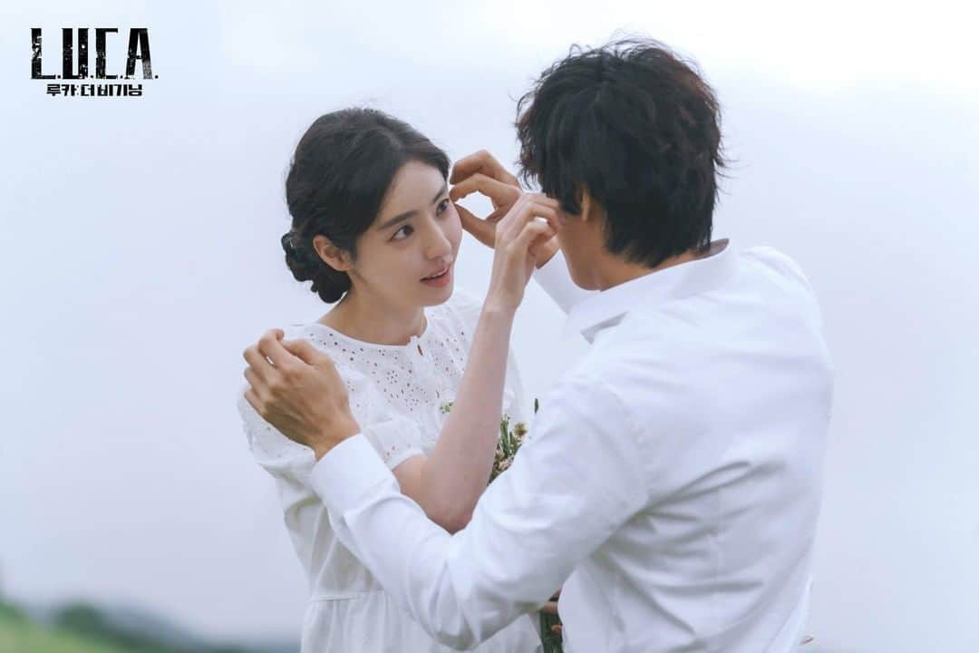 tvN DRAMA【韓国】さんのインスタグラム写真 - (tvN DRAMA【韓国】Instagram)「🤵넘예로운 지구커플 셀프 웨딩👰 꽁냥꽁냥 지구 뿌셔 ㅠㅠㅠ 아니야 지구 사랑해💗  매주 [월화] 밤 9시 tvN 방송 #tvN #월화드라마 #루카더비기닝 #김래원 #이다희 #김성오  #루카 #luca」2月24日 18時30分 - tvn_drama