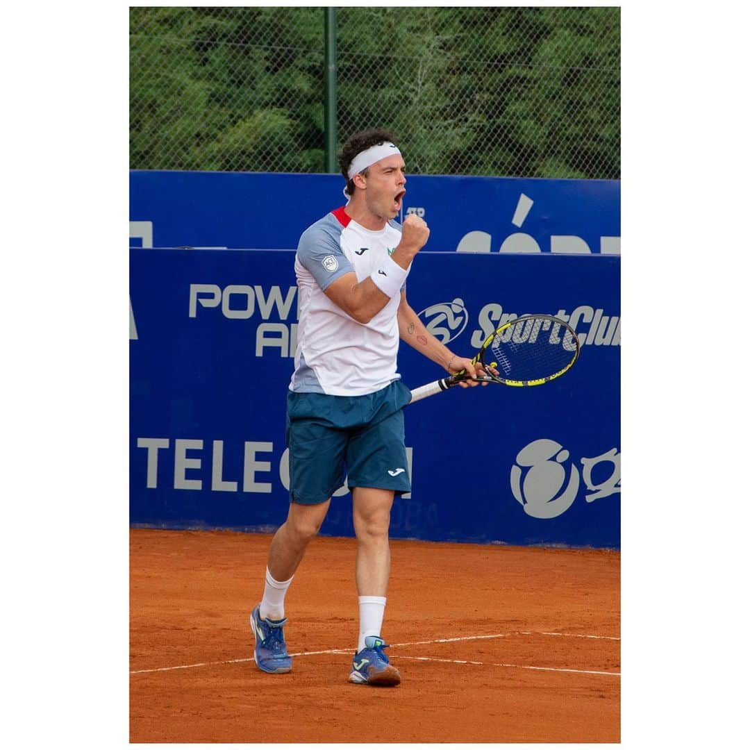 マルコ・チェッキナートのインスタグラム：「Into Second Round! 🎾 @cordobaopen  #cordoba #argentina #tennis #pallacortadiceck」