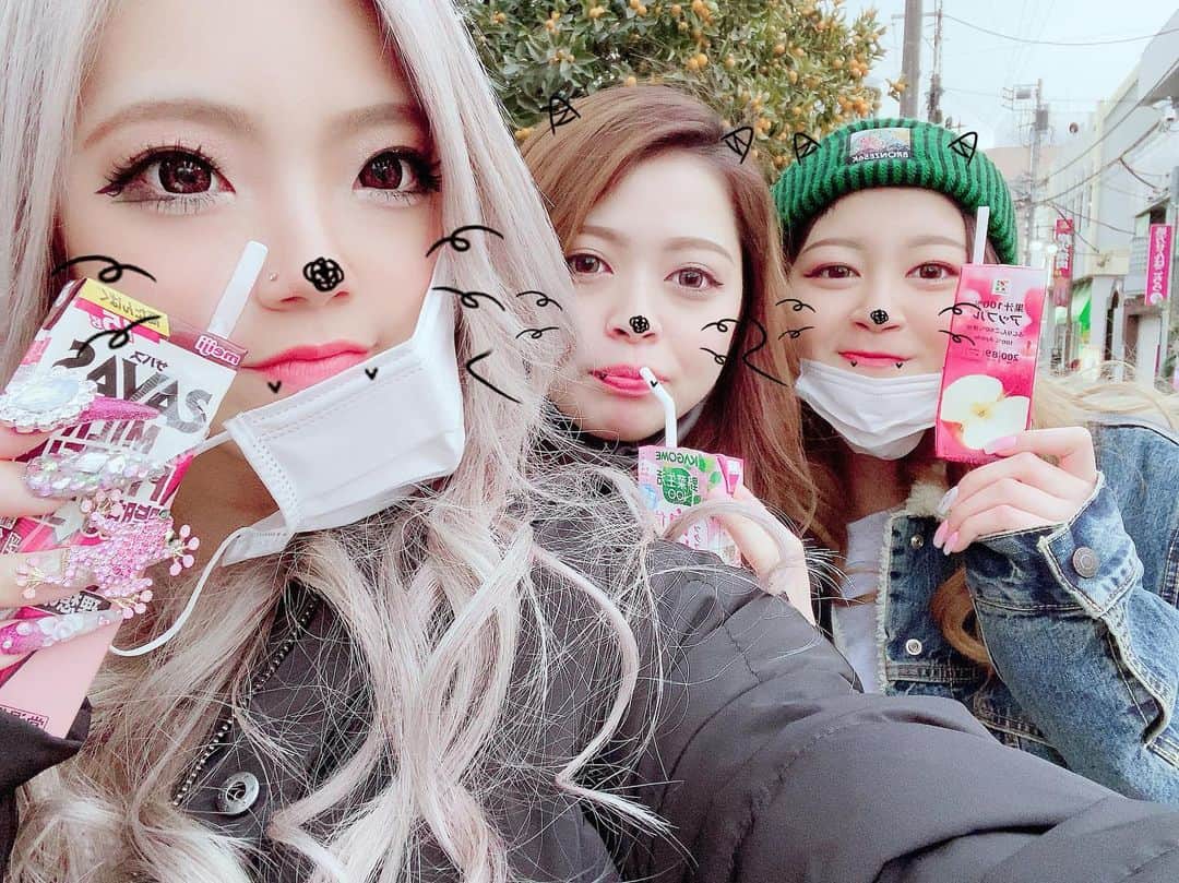 ちみれなのインスタグラム：「#久々集まったのに前半中学生みたいなことしてた #次はどこ行こっか #来月は女旅しようね  #背中洗いっこ #ザバス」