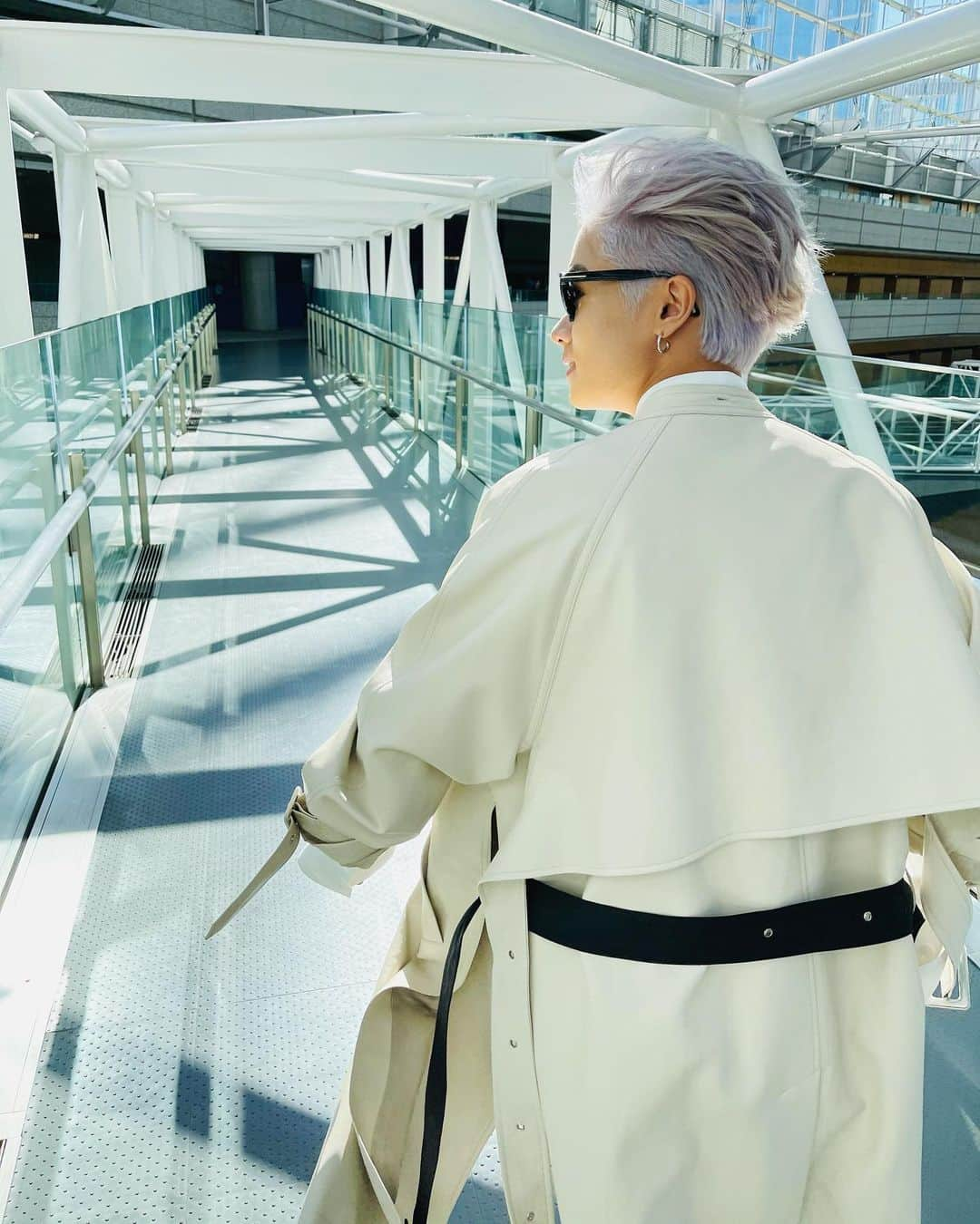 川村壱馬さんのインスタグラム写真 - (川村壱馬Instagram)「THE RAMPAGE from EXILE TRIBE 3rd Album "REBOOT" 2.24 on release.  Silver hair. Cut & Bleach & Color @log_kenjikarasawa  Thanks always!!🙏✨  @the_rampage_official  #THERAMPAGE #EXILETRIBE #川村壱馬 #REBOOT」2月24日 18時46分 - rmpg_kazuma_kawamura