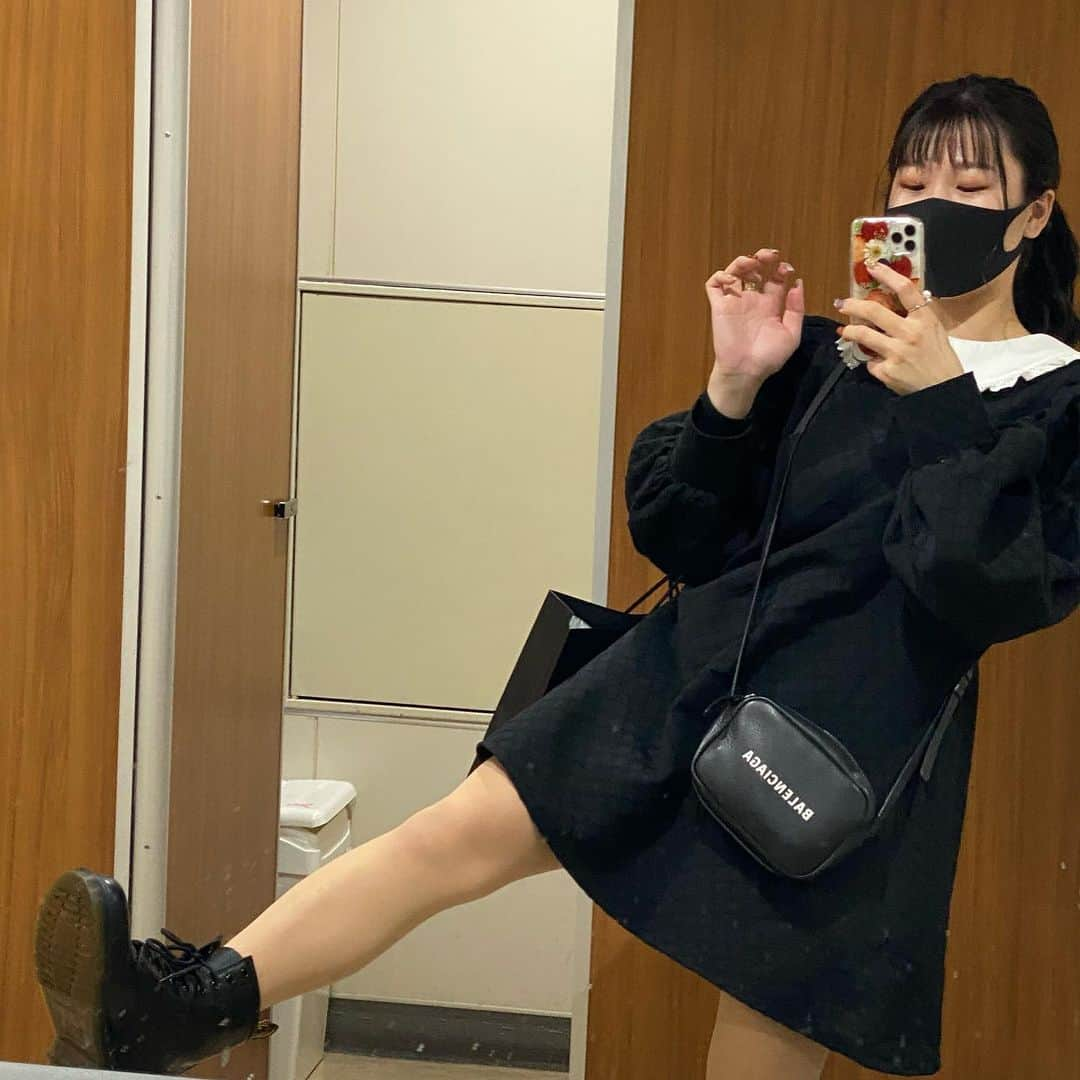 いちえ（夜のひと笑い）さんのインスタグラム写真 - (いちえ（夜のひと笑い）Instagram)「歩いてたら、中学生ぐらいの男に あ、量産型やって言われてなんか恥ずかしくなったって話  #量産型  #量産型コーデ」2月24日 18時55分 - hnkichie27