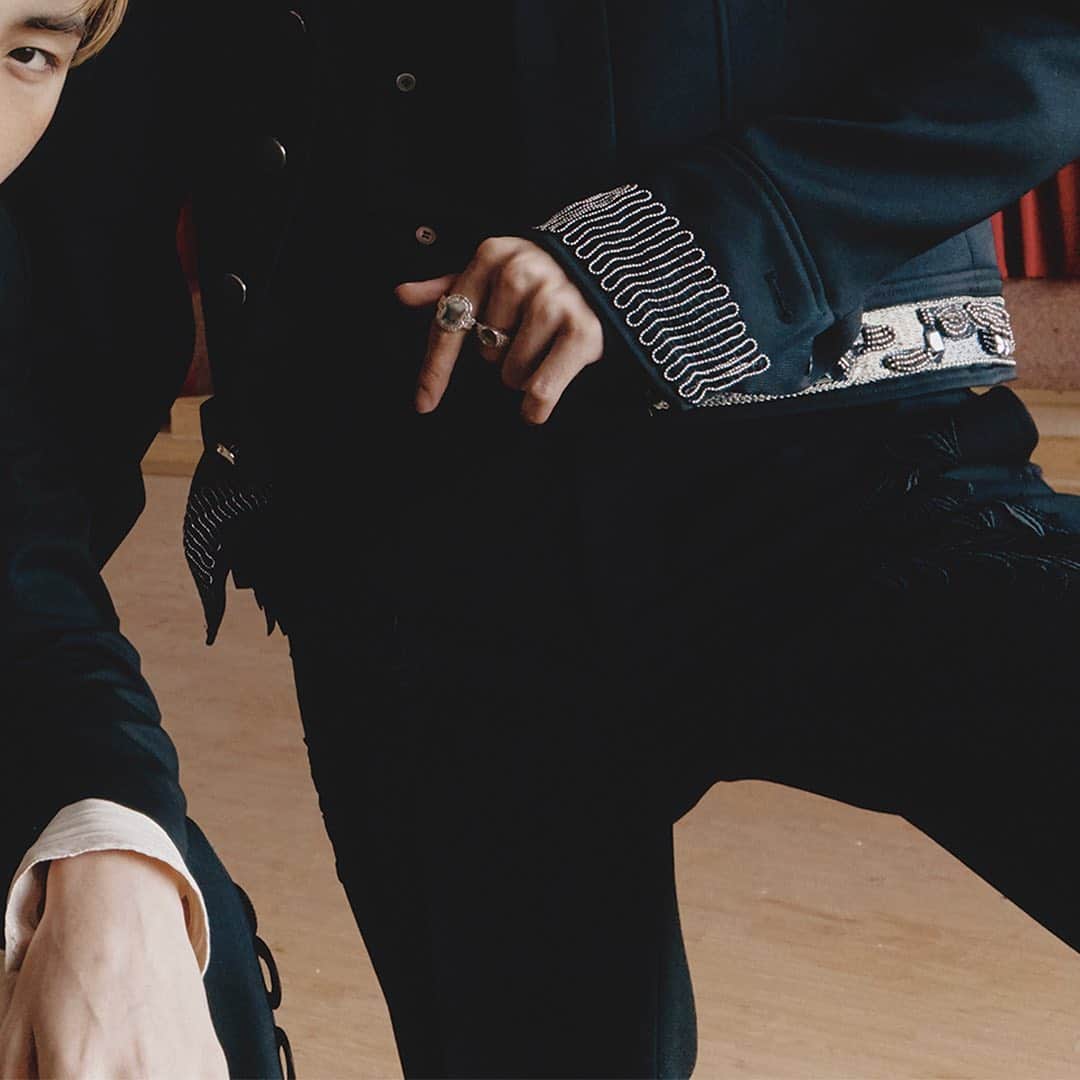 のインスタグラム：「WayV_‘Kick Back – The 3rd Mini Album’_Concept Images(Stranger Ver.)1 ⠀ #WayV #WeiShenV #威神V」