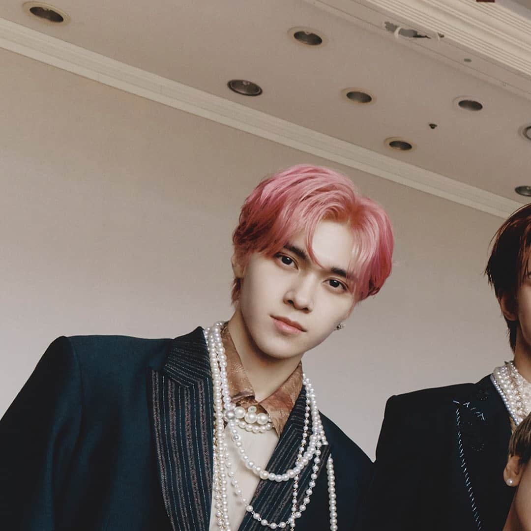 のインスタグラム：「WayV_‘Kick Back – The 3rd Mini Album’_Concept Images(Stranger Ver.)1 ⠀ #WayV #WeiShenV #威神V」