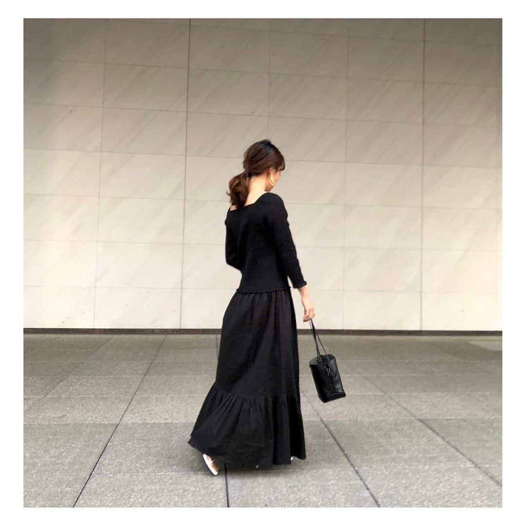 ETRÉ TOKYO ストアさんのインスタグラム写真 - (ETRÉ TOKYO ストアInstagram)「@etretokyo﻿ ﻿ Staff：ルミネ新宿店 ﻿ Sayaka153cm【 @saa_______yaa 】﻿ ﻿ #シャーリングフレアワンピース﻿ ￥30,800﻿ 着用：BLACK﻿ _______________________________________﻿ ルミネ新宿店ではルミネカード会員様限定で﻿ 店舗通販も可能となっております。﻿ 緊急事態宣言期間中のみ新作日から店舗通販を承ります。﻿ 全商品5%オフ、送料無料（対象地域限定）﻿ にてご利用頂けます。﻿ 詳細はルミネ新宿店（03-5989-0979）まで﻿ お問い合わせください。﻿ ﻿ #etretokyo #etre #fashion #etretokyoshinjuku #mydaysmyetre #etre#2021ETRE_SS#SS﻿ エトレ #エトレトウキョウ #ルミネ新宿2 #ルミネ#ルミネ新宿店#ワンピース#ワンピースコーデ」2月24日 19時03分 - etretokyo_store