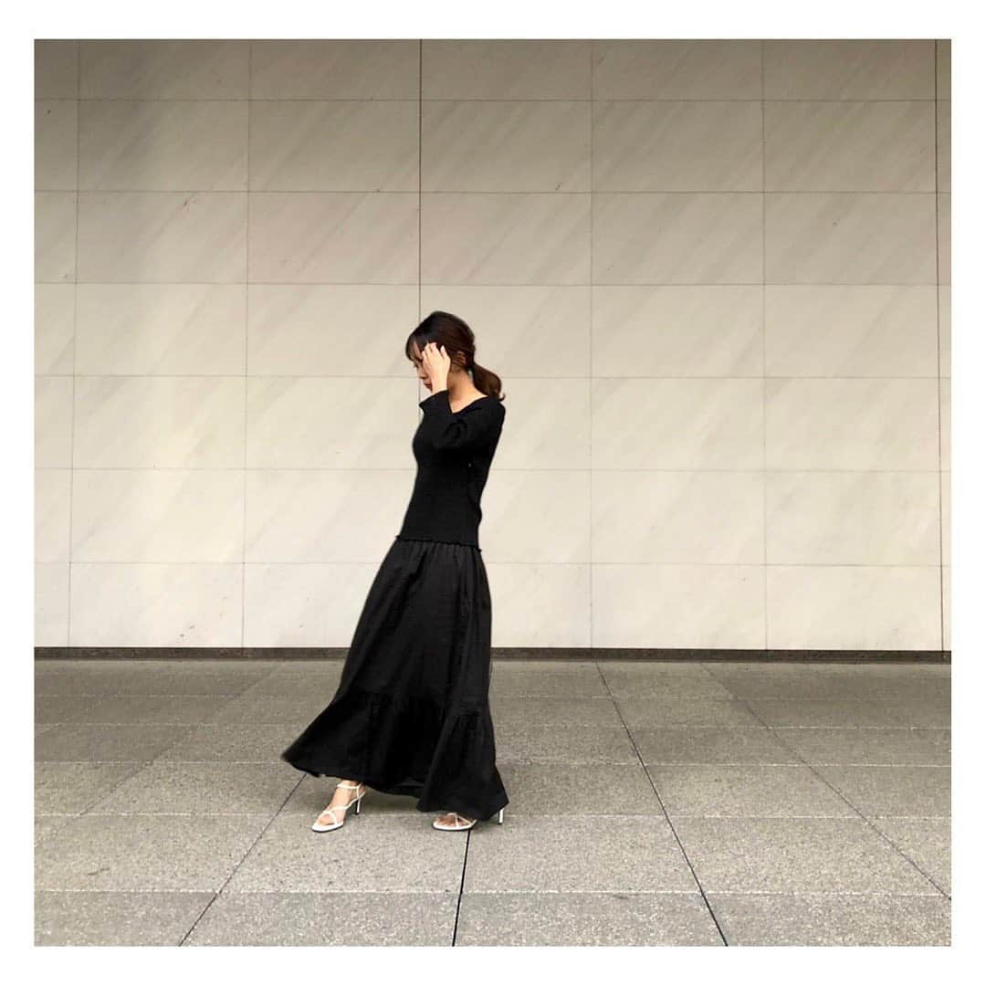 ETRÉ TOKYO ストアさんのインスタグラム写真 - (ETRÉ TOKYO ストアInstagram)「@etretokyo﻿ ﻿ Staff：ルミネ新宿店 ﻿ Sayaka153cm【 @saa_______yaa 】﻿ ﻿ #シャーリングフレアワンピース﻿ ￥30,800﻿ 着用：BLACK﻿ _______________________________________﻿ ルミネ新宿店ではルミネカード会員様限定で﻿ 店舗通販も可能となっております。﻿ 緊急事態宣言期間中のみ新作日から店舗通販を承ります。﻿ 全商品5%オフ、送料無料（対象地域限定）﻿ にてご利用頂けます。﻿ 詳細はルミネ新宿店（03-5989-0979）まで﻿ お問い合わせください。﻿ ﻿ #etretokyo #etre #fashion #etretokyoshinjuku #mydaysmyetre #etre#2021ETRE_SS#SS﻿ エトレ #エトレトウキョウ #ルミネ新宿2 #ルミネ#ルミネ新宿店#ワンピース#ワンピースコーデ」2月24日 19時03分 - etretokyo_store