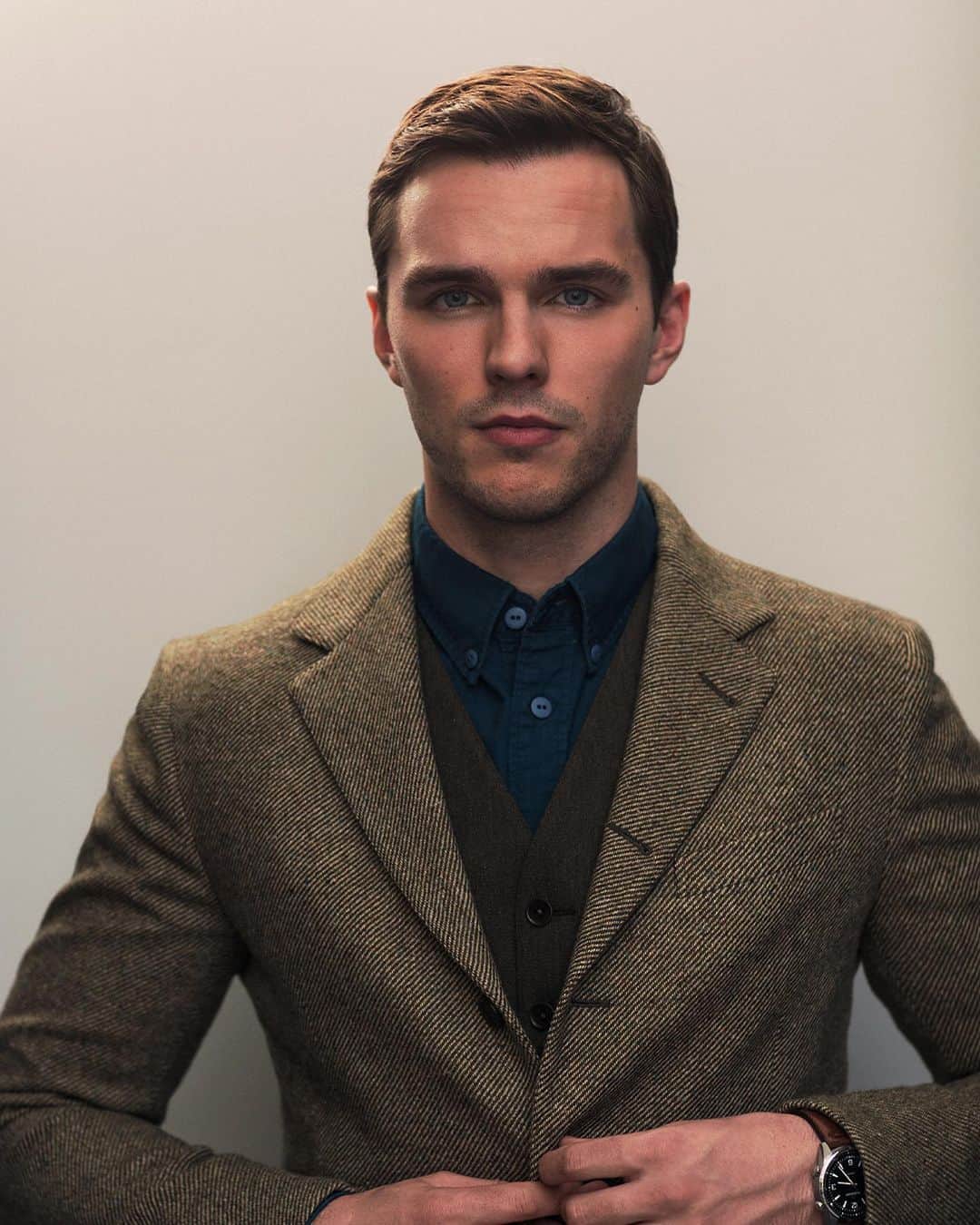 ジャガールクルトのインスタグラム：「At the crossroads of cinema and watchmaking. #JLCPolaris _ Polaris Automatic Friend of the Maison Nicholas Hoult @nicholashoult _ “Watches become a part of you. They get passed down through the generations. You create your story in them, and you know that they will live on with the rest of your family.” Friend of the Maison and Actor Nicholas Hoult @nicholashoult. _ #JaegerLeCoultre #NicholasHoult  #JLCPolaris #积家北宸 #AutomaticWatch #Elegance #Watchmaking #HomeofFineWatchmaking #SwissWatch #积家」