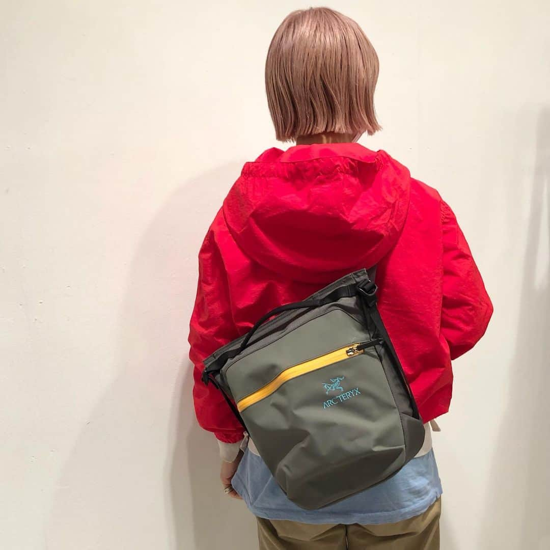 ビームスボーイ原宿さんのインスタグラム写真 - (ビームスボーイ原宿Instagram)「. ＜ARC'TERYX＞ ARRO Waist pack No : 13-61-0877 ¥ 7,000＋tax . ARRO8 Shoulder bag No：13-61-0876 ¥ 13,000＋tax .  －－－－－－－－－－－－－－－－－－－－－－－ いつもご覧頂き誠にありがとうございます。 通信販売も承っておりますので、 お気軽にお問い合わせ下さいませ。 . ビームス ボーイ 原宿 －－－－－－－－－－－－－－－－－－－－－－－ information:03-5770-5550  #beams #beamsboy #ビームス #ビームスボーイ #tokyo #harajuku #beamsboyharajuku #nativeboy」2月24日 19時06分 - beams_boy_official