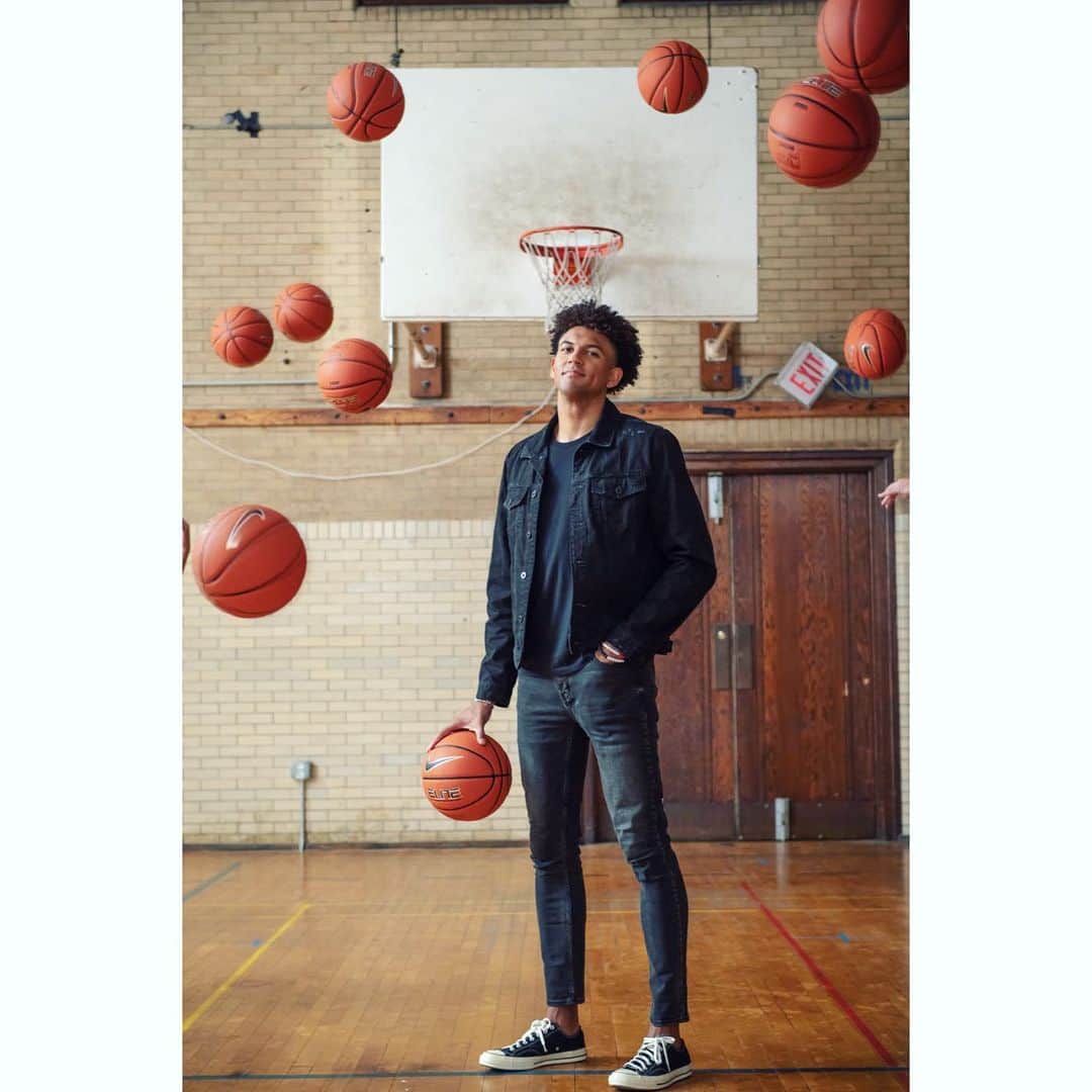マイケル・ミュラーのインスタグラム：「Some outtakes from my recent shoot with Metisse  for @redbulletin  The balls in the air is my favorite image from the shoot & was captured in-camera.  No photoshop tricks here friends.」