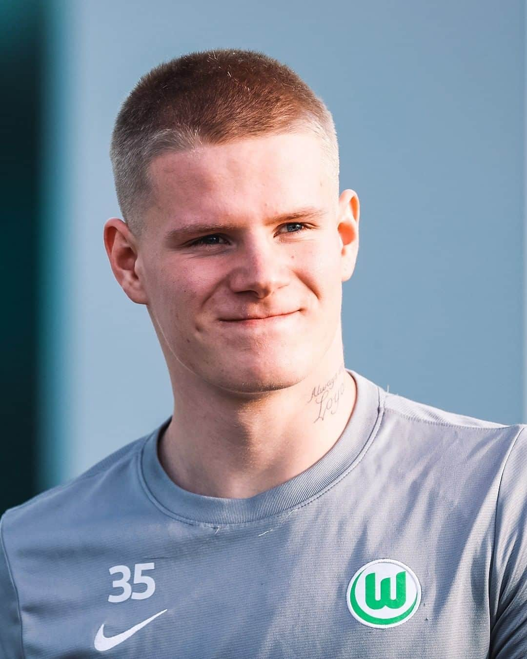 VfLヴォルフスブルクさんのインスタグラム写真 - (VfLヴォルフスブルクInstagram)「Wie ist eure Laune? 😄✌️  #vflwolfsburg #arbeitfussballleidenschaft #immernurdu #immer_hungrig #mood」2月24日 19時19分 - vfl.wolfsburg