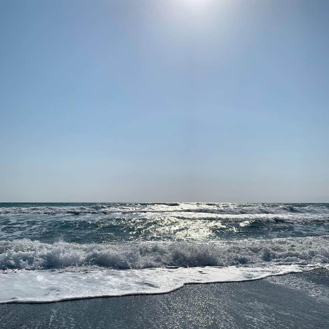 萩原章太さんのインスタグラム写真 - (萩原章太Instagram)「おっはよ🌏 今日は少し風が冷たいね！  同じ波は二度と来ない その時その時を大切にしよう #朝からなんやねん #ポエマーぶるな #海最高だけ言うとけ」2月24日 10時33分 - shota_hagiwara