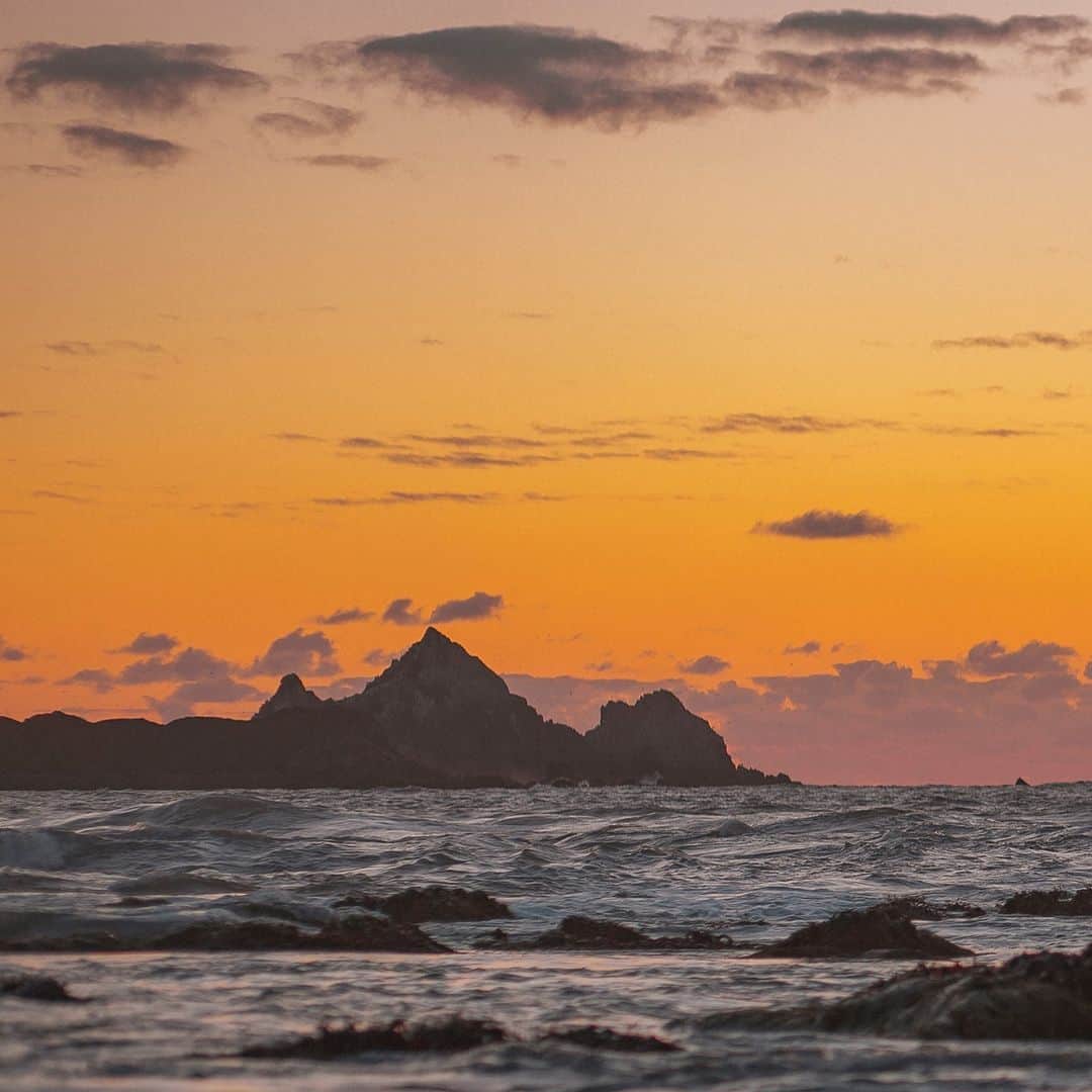 ニクソンのインスタグラム：「How many sunsets are too many? #Nixon」