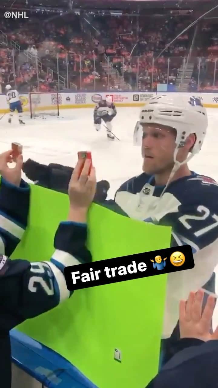 espnのインスタグラム：「Nikolaj Ehlers made an easy swap 😎 (via @nhl, @nhljets)」