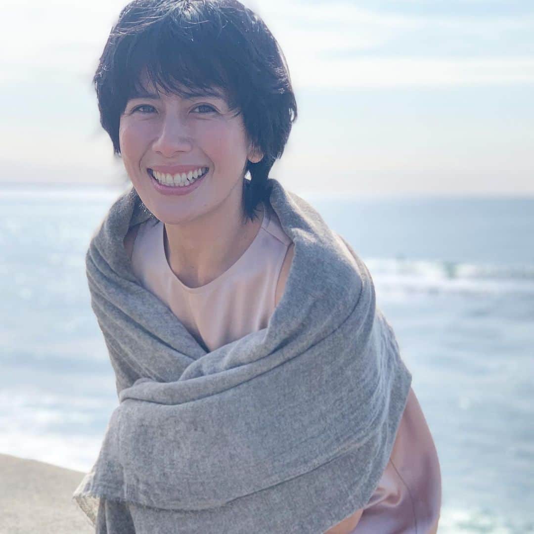 長谷川理恵さんのインスタグラム写真 - (長谷川理恵Instagram)「今日はSTORYの撮影です！ 撮影スタッフの皆さま、鎌倉まで来てくれました。地元ロケ嬉しいー🤍 「長谷川理恵と探すセットアップ」 地元でゆるりと着るものから、都内お仕事バージョンまで色々。セットアップはお洒落な上にとても便利ですよね！STORY5月号お楽しみに❤️  photo by @yukakomorino   #撮影 #STORY #長谷川理恵 #鎌倉ロケ」2月24日 10時47分 - rie_hasegawa