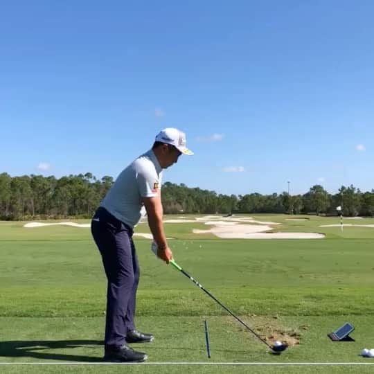 のインスタグラム：「【WGC】フロリダより、大会2日前のドライバーショット動画をお届けします🏌️‍♂️  #wgc #wgcworkday #wgcworkdaychampionship  #プロゴルファー #プロゴルファースイング #ドライバーショット #JGTO #スリクソン」
