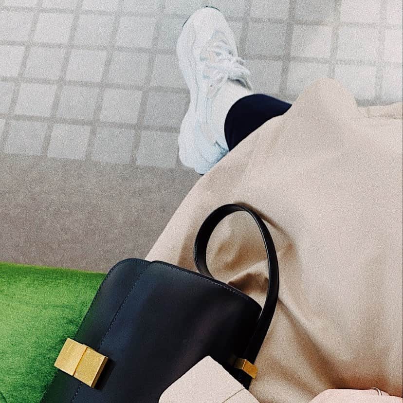 i_am_romikoのインスタグラム：「そろそろ春服見にいきたいけどもう少し暖かくなってからかな❤️ #ootd」