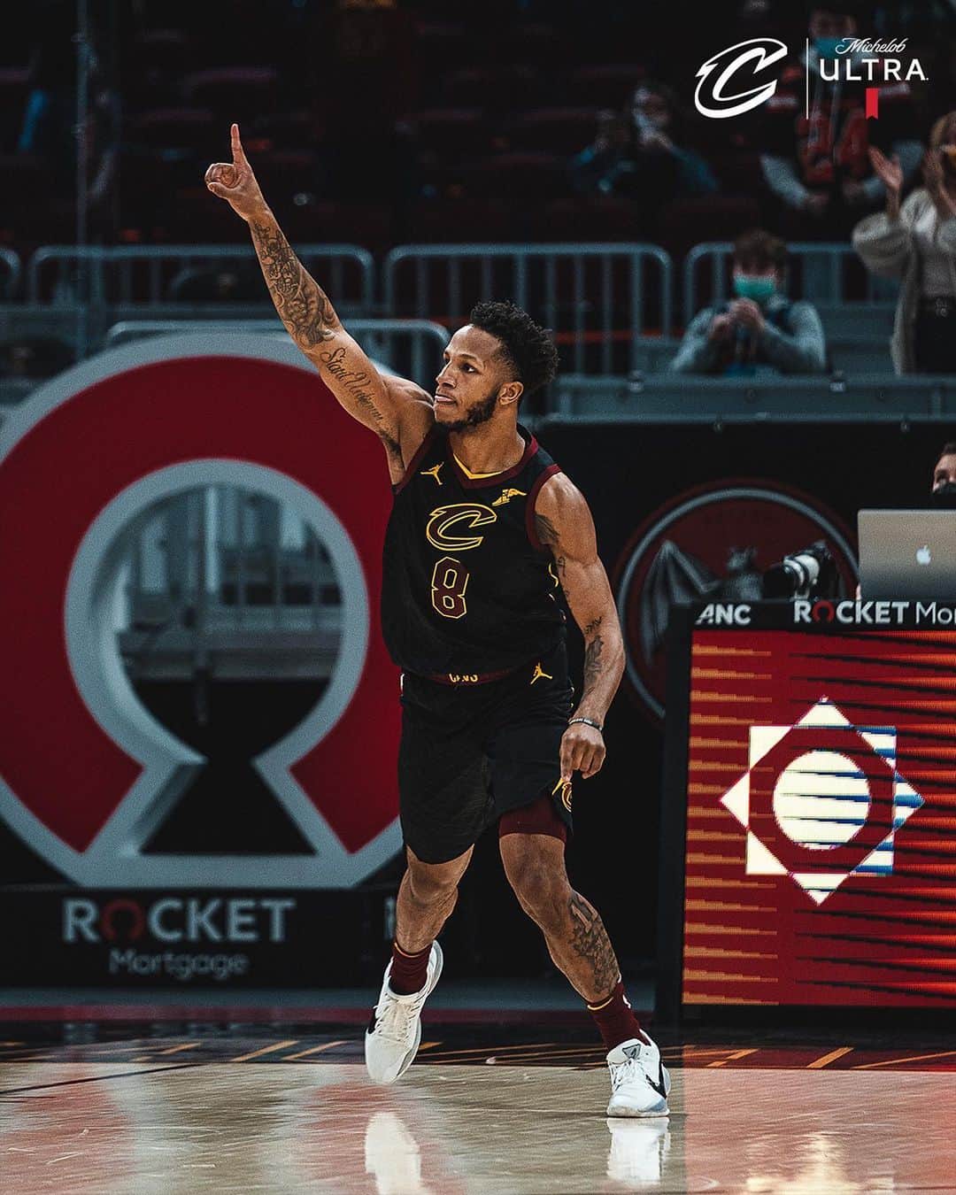 キャブスのインスタグラム：「🗣 @marstevens11 CALLED GAME!   #ULTRAMoment #BeTheFight」