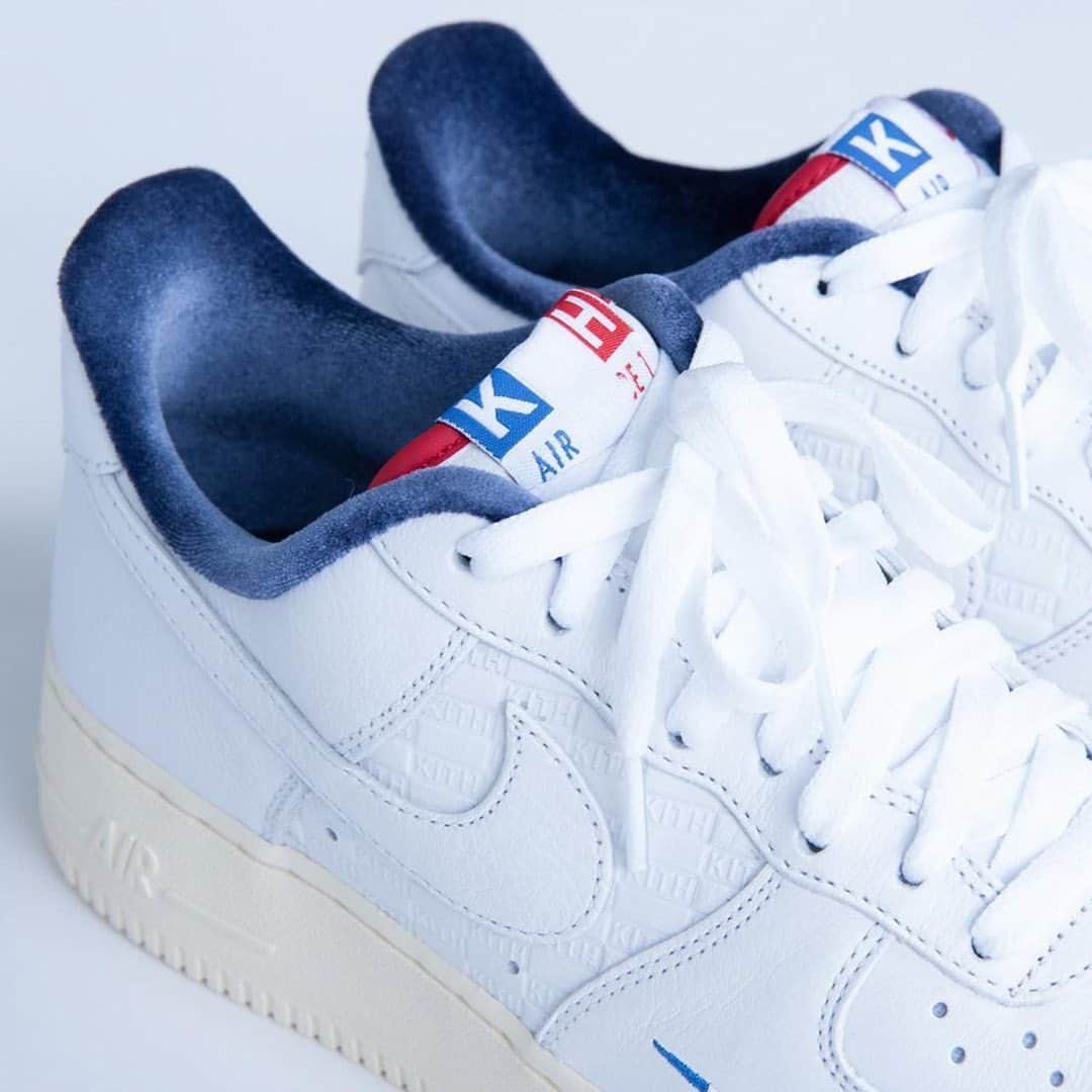 HYPEBEASTさんのインスタグラム写真 - (HYPEBEASTInstagram)「@hypebeastkicks: Here's a detailed look at the upcoming @kith x @nike Air Force 1 "Paris." To commemorate the grand opening of KITH's newest location, this classy iteration features a clean and sleek presentation boasting French Flag nods along the upper starting with the mini Swoosh near the toe, the velvet-like sockliner, and the detailed accents on the tongue. Other highlights include a KITH monogram along the quarter paneling while sitting atop a vintage beige midsole to complete the look. The shoe is set to release exclusively at the KITH Paris flagship store for approximately $158 USD.⁠⁠ Photo: KITH」2月24日 11時46分 - hypebeast