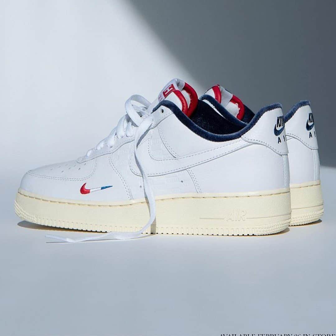 HYPEBEASTさんのインスタグラム写真 - (HYPEBEASTInstagram)「@hypebeastkicks: Here's a detailed look at the upcoming @kith x @nike Air Force 1 "Paris." To commemorate the grand opening of KITH's newest location, this classy iteration features a clean and sleek presentation boasting French Flag nods along the upper starting with the mini Swoosh near the toe, the velvet-like sockliner, and the detailed accents on the tongue. Other highlights include a KITH monogram along the quarter paneling while sitting atop a vintage beige midsole to complete the look. The shoe is set to release exclusively at the KITH Paris flagship store for approximately $158 USD.⁠⁠ Photo: KITH」2月24日 11時46分 - hypebeast