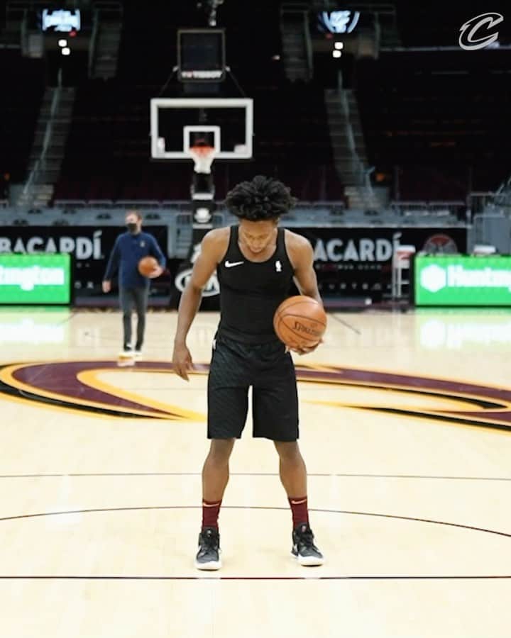 キャブスのインスタグラム：「After hours. 😤 #BeTheFight」