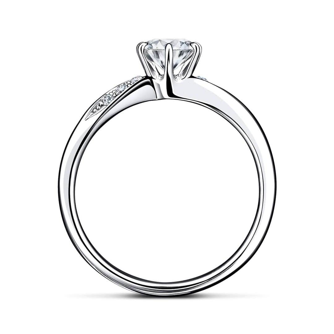 ラザール ダイヤモンド ブティック公式 | 婚約・結婚指輪さんのインスタグラム写真 - (ラザール ダイヤモンド ブティック公式 | 婚約・結婚指輪Instagram)「ドラマティックな世界を想起させるエンゲージリング「クーパーズ」は、なめらかなウェーブラインで寄せては返すリズミカルな波を、メレダイヤの迫力あるきらめきが光り輝く海面を表現しているかのよう。まるで太陽のごとく圧倒的な存在感を放つセンターダイヤモンドが、大胆にきらめくようなデザインを施す。  たゆたうようになめらかな曲線を描くアーム、流れるように施されたメレダイヤの繊細な輝きを放つマリッジリング「デランシー」と、まるでパートナーのように寄り添う。  光にかざしたとき、7色の輝きが世界と溶け合う魔法は、ごく小さなものだけど、この上なく大きなときめきをくれる。重ね付けの魔法は、幸せを足すんじゃない、掛けるもの。増えるんじゃなくて、膨らんでいく。  プロフィールのリンクからHPをご覧いただけます。﻿ →@lazarediamond_boutique  #結婚指輪 #婚約指輪 #マリッジリング #ブライダルジュエリー #エタニティリング #エンゲージリング #marriagering #bridaljewelry #engagementring #結婚指輪選び #婚約指輪選び #結婚指輪探し #婚約指輪探し #lazarediamond #ラザールダイヤモンド #プレ花嫁 #プレ花嫁さんと繋がりたい #結婚式準備 #花嫁 #結婚準備 #プロポーズ #ダイヤモンド #花嫁準備 #2021春婚 #2021夏婚」2月24日 12時00分 - lazarediamond_boutique