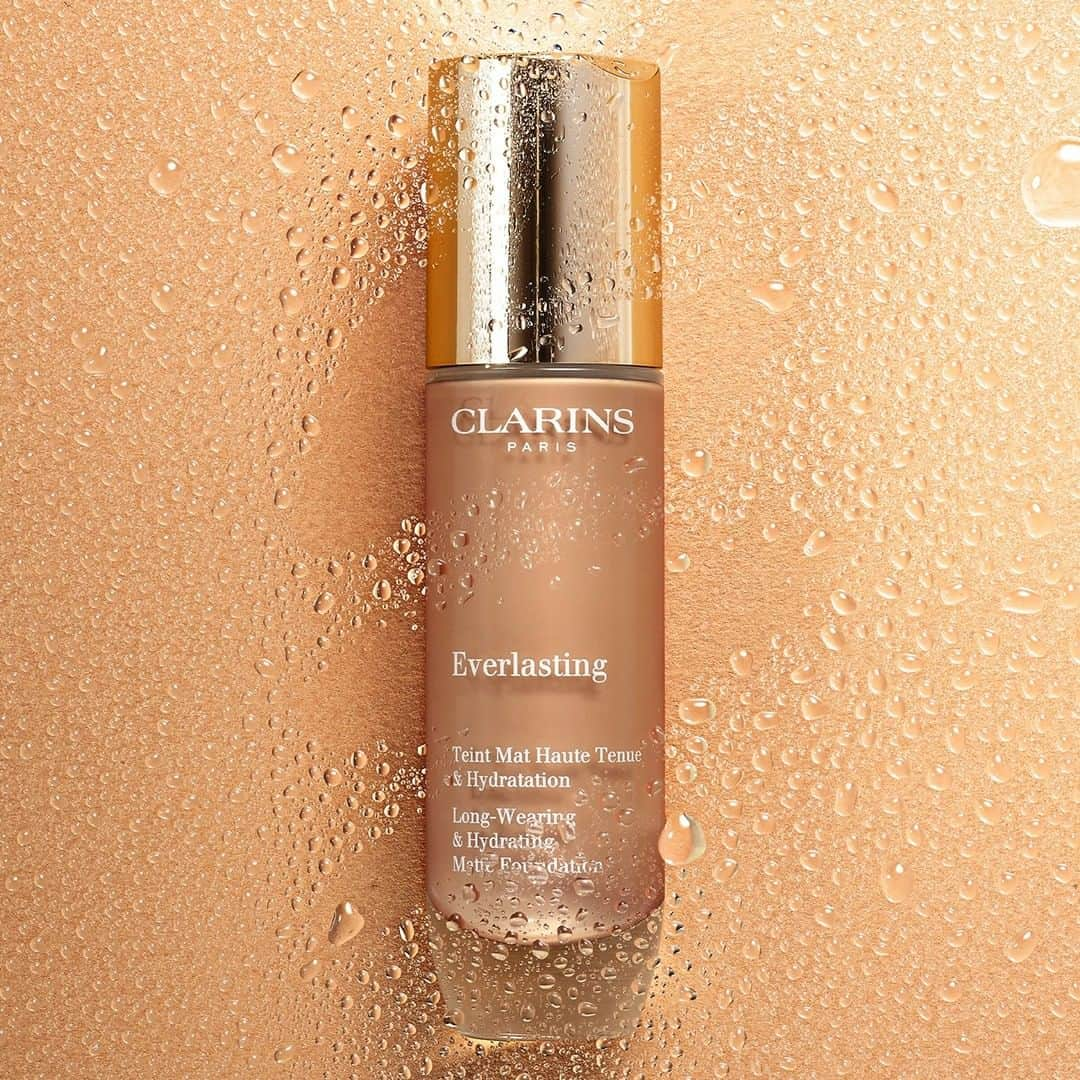 Clarins Méxicoさんのインスタグラム写真 - (Clarins MéxicoInstagram)「🚨TREND ALERT 🚨 ¿Imaginas un maquillaje que no se transfiera y te deje un acabado mate de ensueño? 😍 ¡Sí existe! Conoce nuestra NUEVA Everlasting Foundation que te da una cobertura completa ocultando las imperfecciones y rojeces de la piel durante 24 horas. 🕓 Y lo mejor es que no se transfiere lo que la hace a prueba de cubrebocas. 👏🏻💗 Conócela en el link de la bio. . . . . #vivoclarins #makeupfoundation #matte #longwear  #naturalskincare #skincare #healthyskin #24horas #maskfriendly #skincareproducts #beautycare #instabeauty #naturaloils #makeup #belleza #cuidadodelapiel #cuidadodelrostro #cuidadopersonal #cuidatupiel #acabadomate」2月24日 12時00分 - clarinsmx