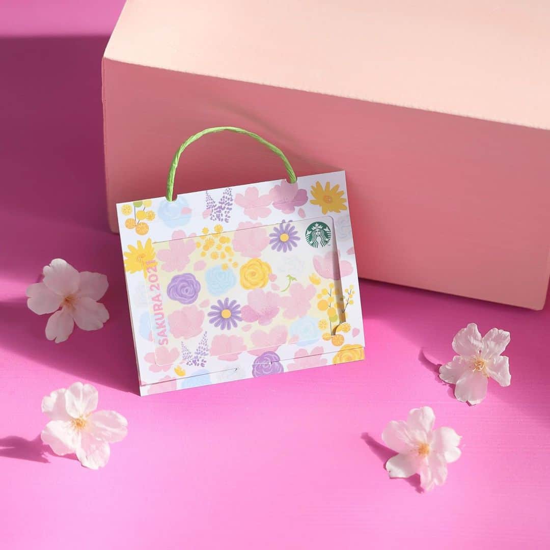 スターバックス JPさんのインスタグラム写真 - (スターバックス JPInstagram)「🌸💐 SAKURAの #スターバックスカード 第2弾がお店に登場しています🌸桜とともに、春のお花が集まった華やかなデザインは、手にとるたびに、笑顔を運んでくれそう🥰  メッセージが書けるバッグ型の台紙とセットになっているので、大切な人へのギフトにもぴったりです🎁  #スターバックス #スターバックスSAKURA #🌸」2月24日 12時28分 - starbucks_j