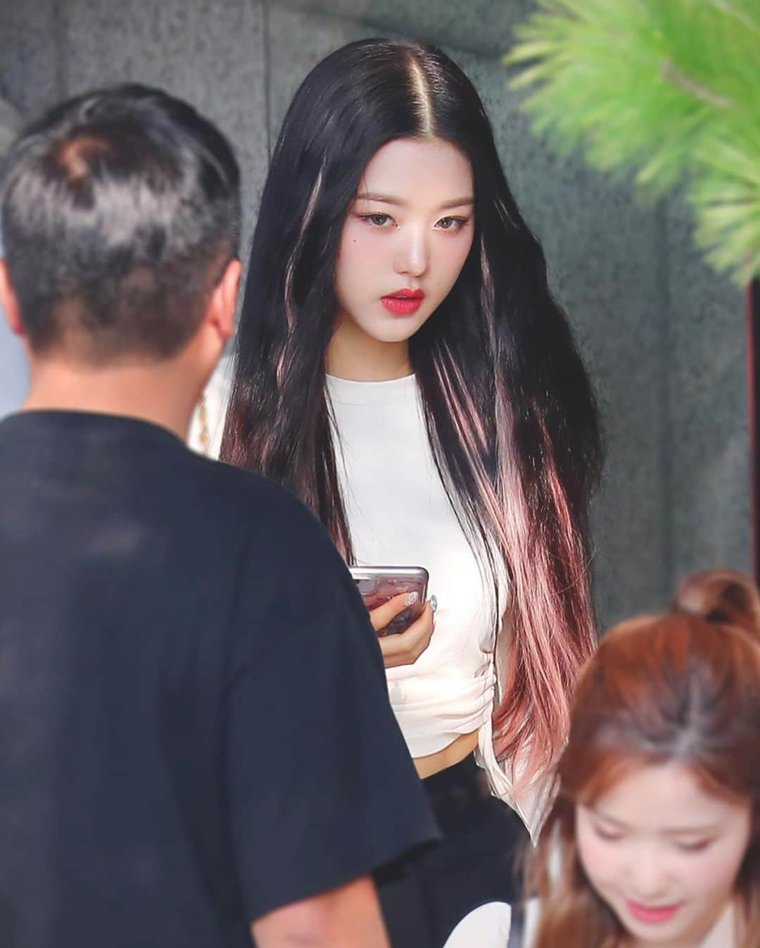 チャン・ウォニョンさんのインスタグラム写真 - (チャン・ウォニョンInstagram)「missing her pink highlights hair 🥺💓 #IZONE #JANGWONYOUNG #WONYOUNG #아이즈원 #장원영 #원영」2月24日 12時49分 - wonyoung__ive