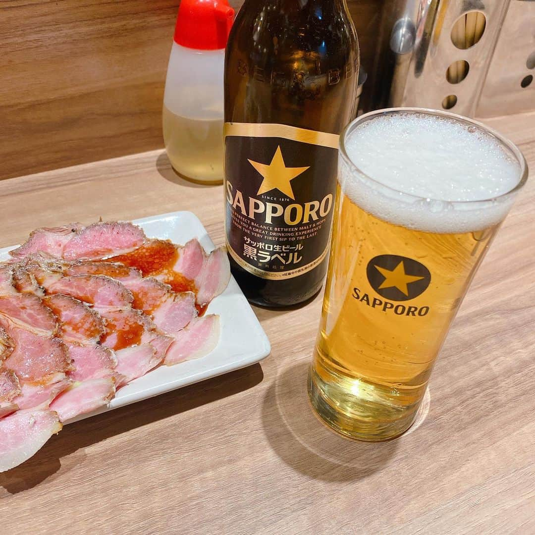 金巻ともこさんのインスタグラム写真 - (金巻ともこInstagram)「おやすみだったのでビールと肉のあとにラーメン。  #ラーメン #鶏そばうえ原  #成増グルメ #おそとごはん金巻」2月24日 12時50分 - tomotomoco