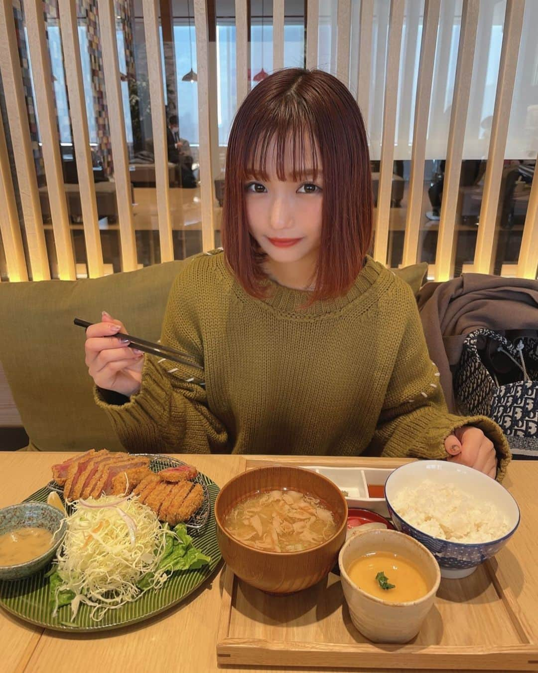 小林智絵さんのインスタグラム写真 - (小林智絵Instagram)「. . . . . . いつかのLUNCH...🤎 . . . . . #lunch #cafe #dinner #定食 #和食 #和食ごはん #和食ランチ #牛カツ #牛かつ #グルメ #ランチ #カフェ #ニットコーデ #ボブ #ボブヘアアレンジ #イエベ #イエベ春 #イエベメイク #年齢逆行アイドル」2月24日 12時53分 - kobayashichie_1012