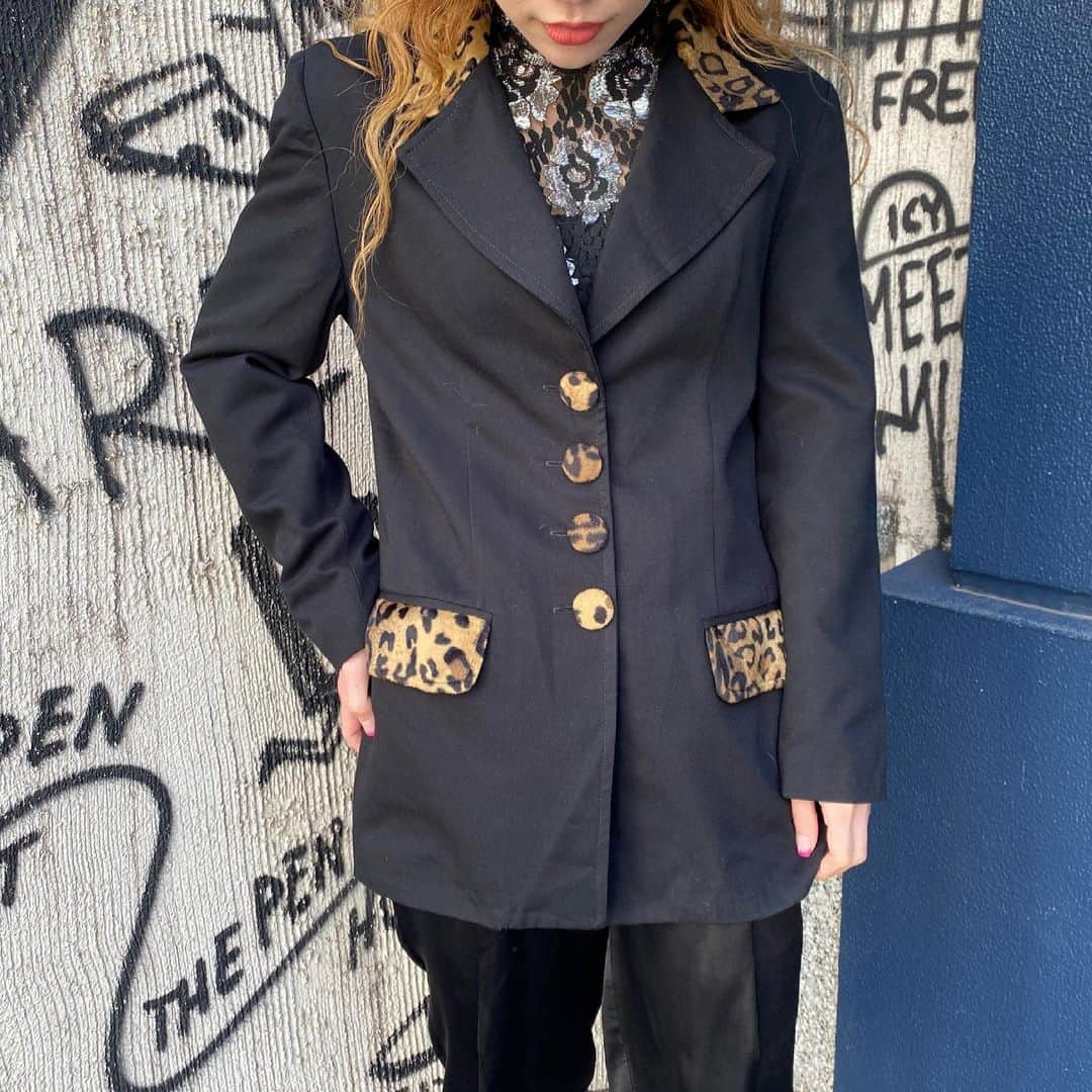 PUNK CAKEさんのインスタグラム写真 - (PUNK CAKEInstagram)「•leopard collar jacket •silver flower lace top •shiny black tuck pants  #punkcake  #vintage #vintageclothing  #80sfashion  #古着 #古着コーデ  #古着女子 #レディース古着　 #原宿 #harajuku  #harajukufashion  #原宿古着屋 #東京古着屋  #古着屋巡り #古着通販」2月24日 12時57分 - punk_cake