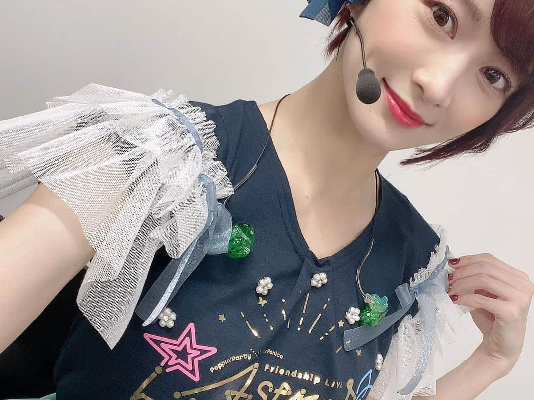 AYASAさんのインスタグラム写真 - (AYASAInstagram)「🦋 今回の新衣装もこれまた素晴らしいクオリティなのです💙 後ろのリボンが蝶の羽モチーフでひらひらするの最高🦋✨ そしてスカートの形がメンバーそれぞれ違うんだけど、瑠唯はフィッシュテールになってたんですよ🥰やば〜🥰 #スカートの揺れ感大事  ・ ・ #アスハモ #astralharmony #横浜アリーナ  #Poppinparty #ポピパ #Morfonica #モニカ #八潮瑠唯  #bangdream #バンドリ」2月24日 12時59分 - ayasa_doya