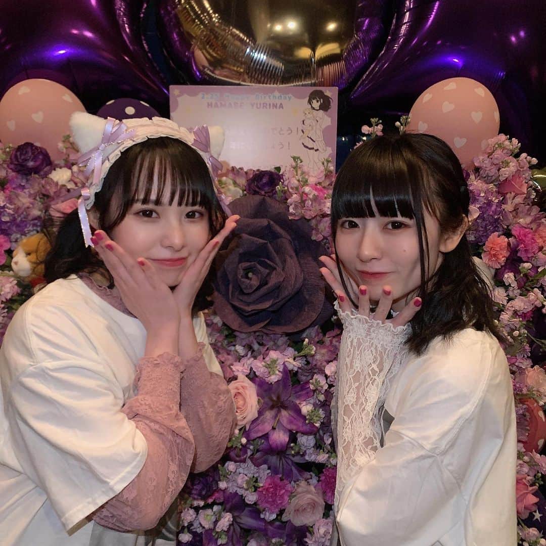 橋本美桜のインスタグラム：「昨日はゆりなちゃんの生誕祭でした🐈*°﻿ ﻿ ﻿ 大変な時期に白キャンに加入してきて、ついていけないことだらけで憧れてたアイドル像とは少し環境が違ったかもだけど、短い間に色んなことを吸収して立派にアイドルをしていてとても素敵な子だな〜と日々感じております、、﻿ ﻿ たまにぶっ飛んだ発言をすることもあるけど、それに大きく動かされたり笑わせてもらったり…グループになくてはならない存在になりました。これからも自分も成長しつつゆりなちゃんの成長を見守りたいな😌(親の気持ち)﻿ ﻿ ﻿ ゆりなちゃんも、ゆりなちゃんファンのみなさんも素敵な空間をありがとう！本当にお疲れ様でした🎀﻿」