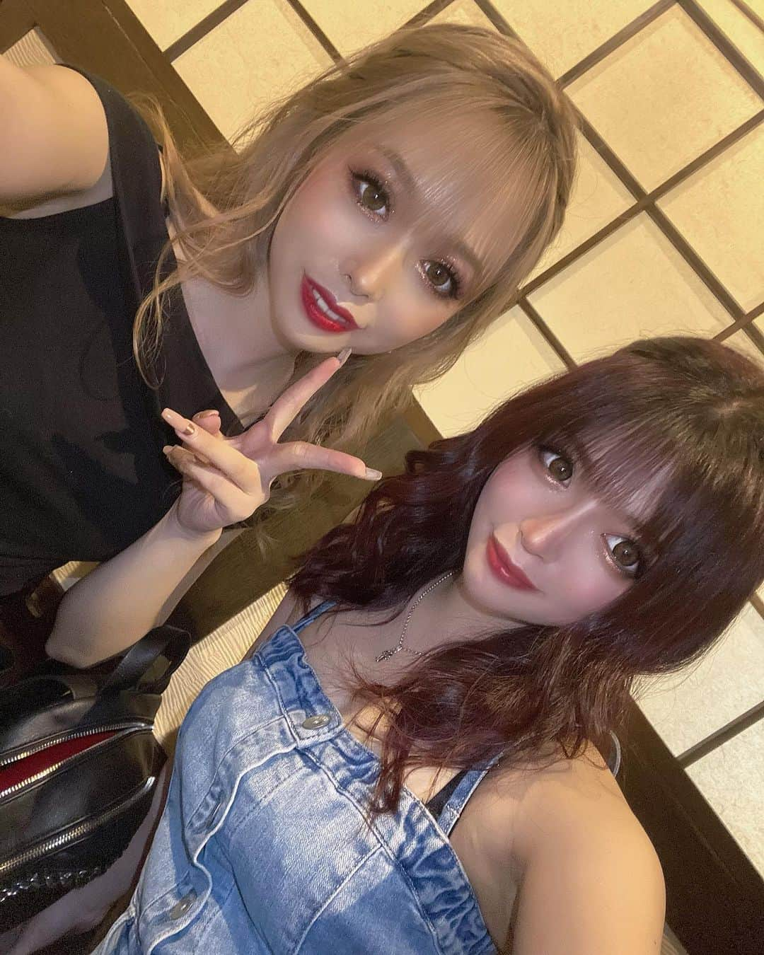 HINAさんのインスタグラム写真 - (HINAInstagram)「﻿ .﻿ ﻿ この時死ぬほど髪明るい😀﻿ ﻿ めっちゃ明るくしたいなー🥲﻿ ﻿ #selfie #自撮り #金髪 #飲み #ギャル #名古屋 #メイク #かわいい #撮影 #お酒 #酒ヤクザ #コスメ #follow #followme #l4l」2月24日 13時11分 - iam_hina9311