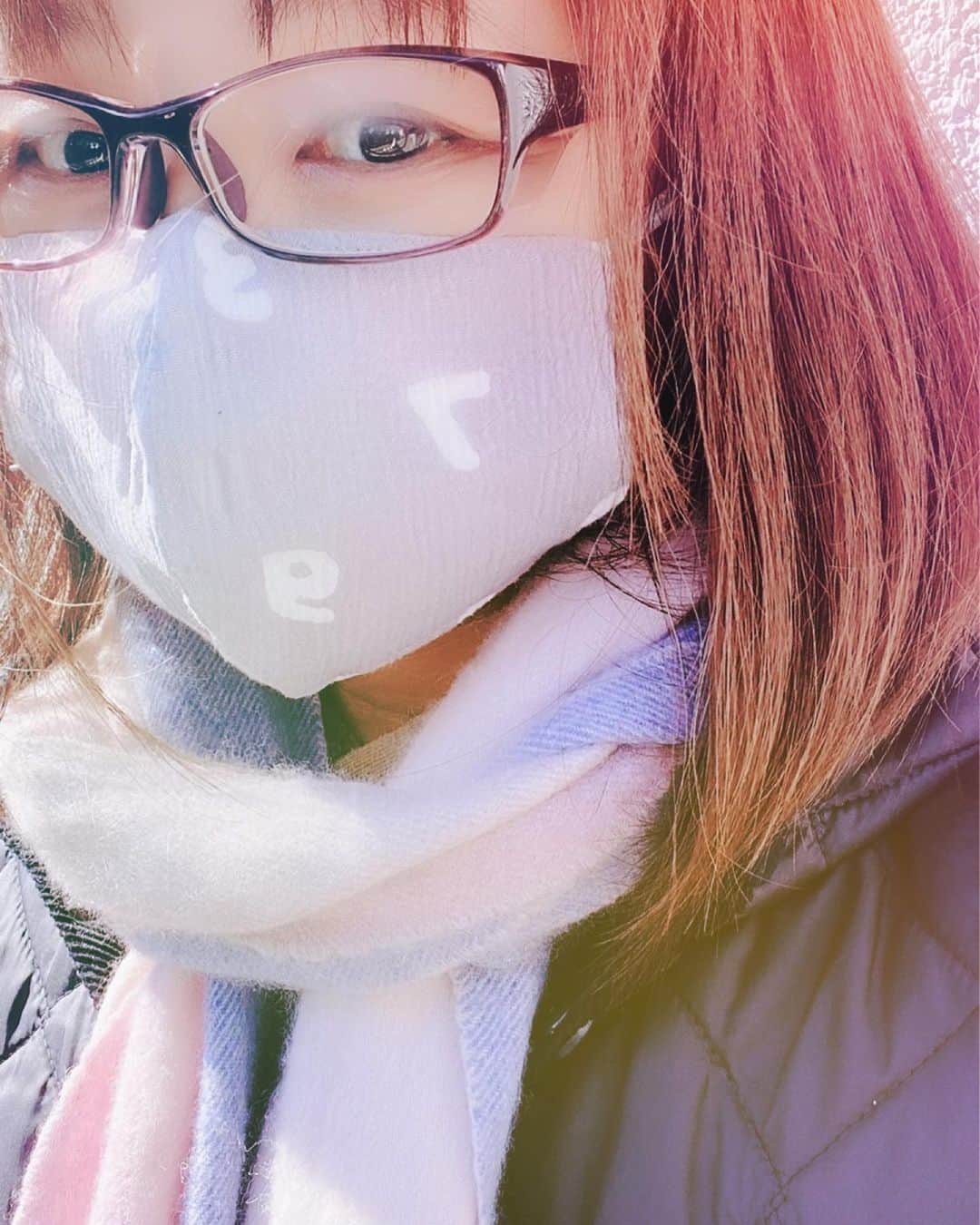 倉田雅世のインスタグラム：「花粉カットメガネと二重マスク。がっちりガード！ お色はフィルターのです。」