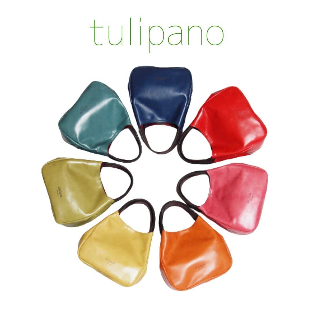 mukuのインスタグラム：「monterosa tulipano にこの春新色ライムグリーンが加わりました パカ〜、っと開くマチの形状と綺麗なカラーリングからネーミングされたtulipanoはモンテローザ の永久定番で〜す(チューリップのイタリア語) 来週から大阪高島屋に並ぶ予定ですよ🌷 #monterosa #tulipano #2021sscollection #ライムグリーン　#永久定番　#軽いバック #春カラーバッグ」