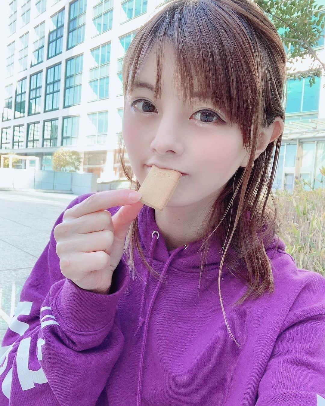 satomiさんのインスタグラム写真 - (satomiInstagram)「お菓子好きすぎてやめられない🤤🤤 ・ 友達に紹介してもらった(@bijocookie_beaucebran) 美女クッキー〜BeauceBran〜🍪 ・ 砂糖不使用！グルテンフリー！チアシード入りの ダイエットクッキー！ ・ 5枚食べるとお腹いっぱい🤤 食事の前にこれを食べると無理してないのに食べる量がめっちゃ減っちゃう💕 大好きなクッキー食べながら食事量減らせるって 嬉しい(〃▽〃)♡  ・ 栄養豊富だからお腹の調子もいい感じ‼️ この調子であと2キロは痩せたい😇🌸🌸😇 ・  #美女クッキー #beaucebran #美女クッキーbeaucebran #ダイエット記録 #ダイエットアカウント #ダイエット仲間募集中 #ダイエット仲間と繋がりたい #食べて痩せるダイエット #美容 #スキンケア #肌質改善  #肌ケア  #美肌になりたい  #美肌作り #美肌ケア  #メイク #美肌食 #米ぬか」2月24日 13時40分 - saatoomii47