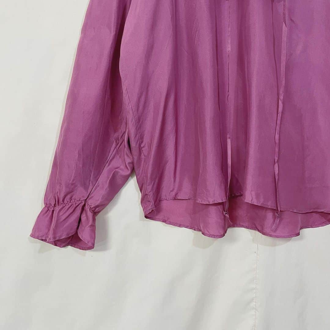 i nouさんのインスタグラム写真 - (i nouInstagram)「. SOLD.  blossom silk blouse 💗 #inou_vintageclothing」2月24日 14時03分 - inou_vintageclothing