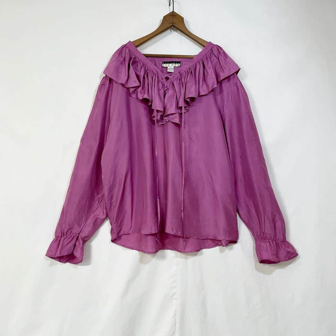 i nouのインスタグラム：「. SOLD.  blossom silk blouse 💗 #inou_vintageclothing」