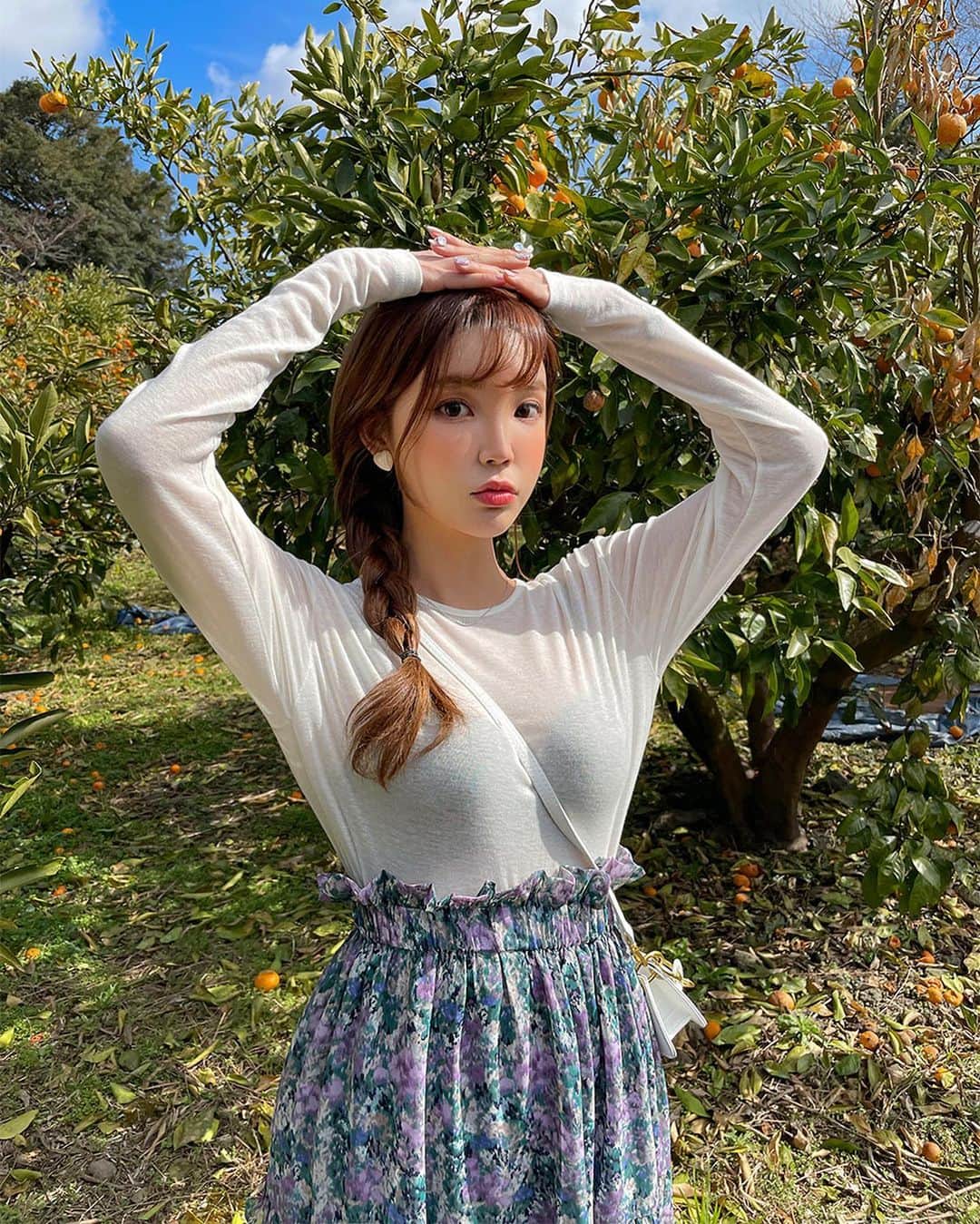 Chuuのインスタグラム：「🍊CHUU in Jeju🍊 안녕 제주🖐🏽, 츄멤님들께서 많이 기다려주신 CHUU 2021 S/S 신상 오픈 했어요🌿 제주도로 흠뻑 물들인 CHUU in Jeju 구경하러 놀러오세요💕  #chuu#츄#chuu_in_jeju #lovely_daily_look_chuu」