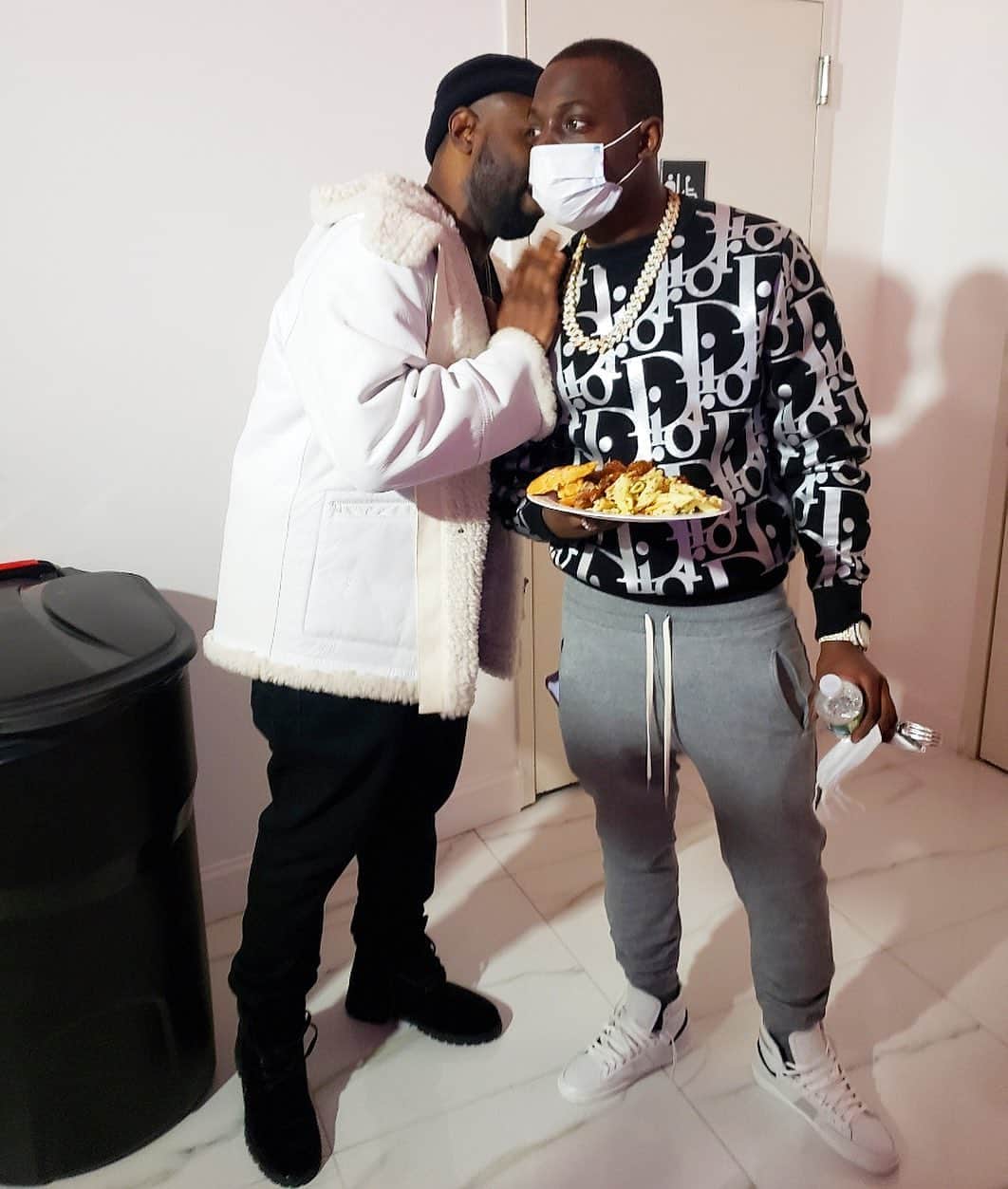 ファンクマスター・フレックスのインスタグラム：「@ma_ma_shhh the food was something special! @rowdyrebel / @fettylucianogs9 tried to show me the DANCE! @realbobbyshmurdags9 WE COOKING SOMETHING UP! @gs9leftylocsta love my brother! I had a super great time tonight! WE WORKING ON THINGS! @ma_ma_shhh thanks so much for the invite!」