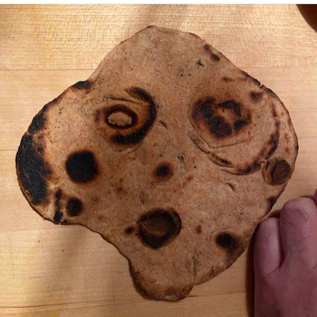 アラン・カミングさんのインスタグラム写真 - (アラン・カミングInstagram)「Just reposting this to demonstrate my Nan bread that looked like Munch’s The Scream that I mentioned in the @talkart/@homosapiens mash up today!!」2月24日 14時27分 - alancummingreally