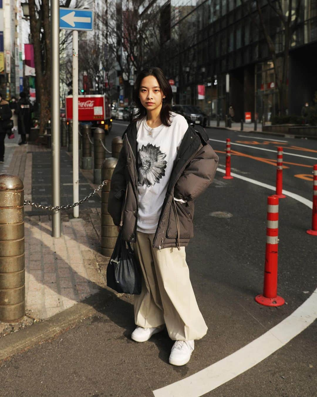 Droptokyoさんのインスタグラム写真 - (DroptokyoInstagram)「TOKYO STREET STYLE Name: @natsuyasumi___  Occupation: Model Outer: #Vaseline Top: #THE FASCINATED Pants: #LEINWANDE Bag: #SHINYA Shoes: #NIKE #streetstyle#droptokyo#tokyo#japan#streetscene#streetfashion#streetwear#streetculture#fashion#ストリートファッション#コーディネート  Photography: @yuri_horie_」2月24日 14時58分 - drop_tokyo