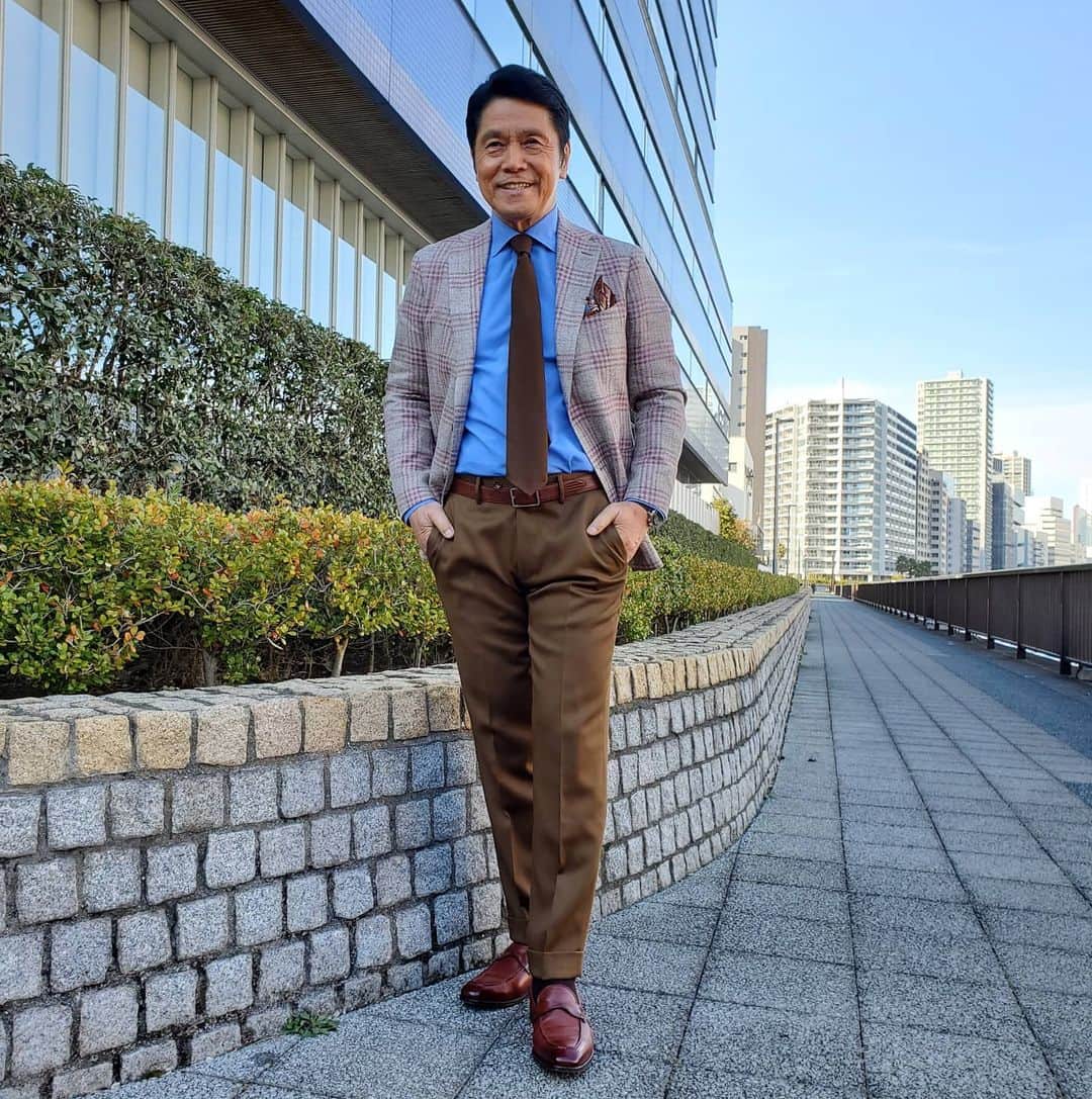 峰竜太のインスタグラム：「#アド街ック天国  #jacket#tagliatore#shirt#doone#tie#attovamnucci #pants#PT#shoes#williamklein」