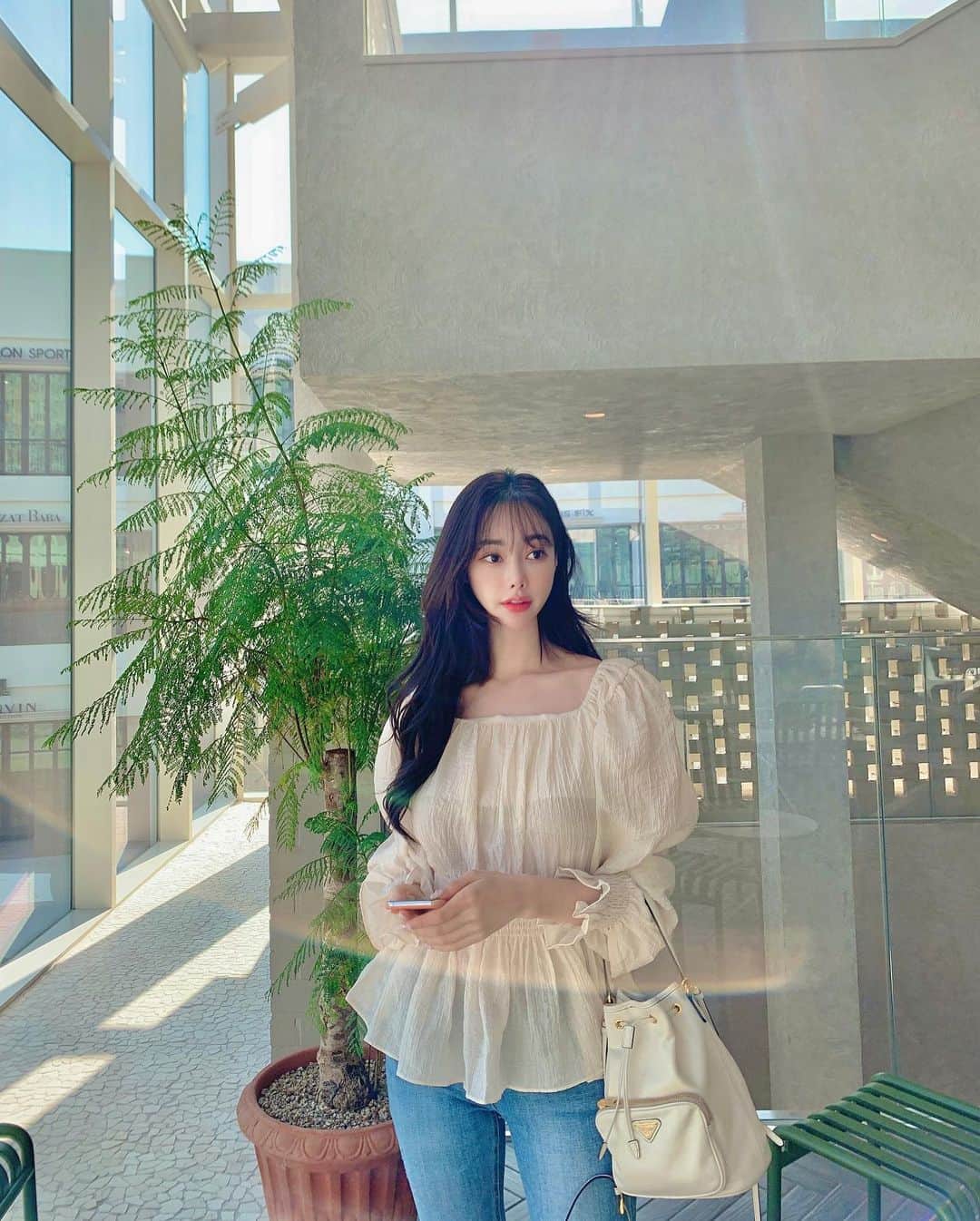 Hyemiさんのインスタグラム写真 - (HyemiInstagram)「오늘도 날씨가 너무 좋다💙 신나는 날씨🥰🥰  뷰티효소 오늘 공구 마지막날이예요! 다음 공구는 두달 뒤니까 떨어져 간다면 오늘 놓치시면 안돼요😆」2月24日 15時23分 - hinzajoa