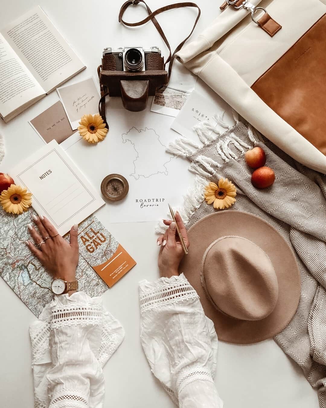 Kapten & Sonさんのインスタグラム写真 - (Kapten & SonInstagram)「'Dreaming, after all, is a form of planning.' 💭 Planning some local tours could be as adventurous as traveling around the world, right? 🧡 @mellanie.fernandez planning a trip trough Bavaria in Germany. #bekapten #kaptenandson⁠ .⁠ .⁠ .⁠ #backpack #watch #throwback #travel #traveling #local #spots #inspo #roadtrip #planning #spring」2月24日 15時30分 - kaptenandson