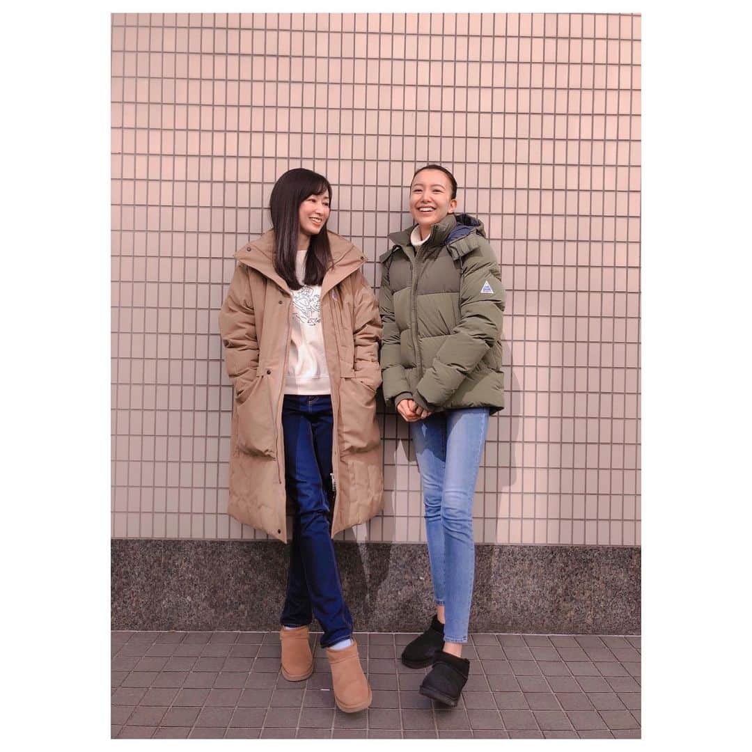 理絵さんのインスタグラム写真 - (理絵Instagram)「ケープハイツのショールームで2021 A/Wのアウターを見てきました  昨年はダウンのロングコートを選んだので今年はフリースにしよう♪と意気込んで行ったのに  やっぱり…ダウン可愛い🤎  しかも、とうとうメンズに手を出してしまった！  第一希望が写真1〜2枚目で着ているメンズのダウンで第二希望を3枚目のアウターにしました  写真で着ているのはメンズMサイズですがSでお願いしてきました  どちらが届いても嬉しいけれど初メンズにわくわくしています  4枚目のフリースはメンズのMです！これも可愛かった  #ケープハイツ #capeheights #展示会 #アウター #ダウンコート #フリース #元宝塚 #宝塚og #tokyo #japan」2月24日 15時34分 - ____rie____