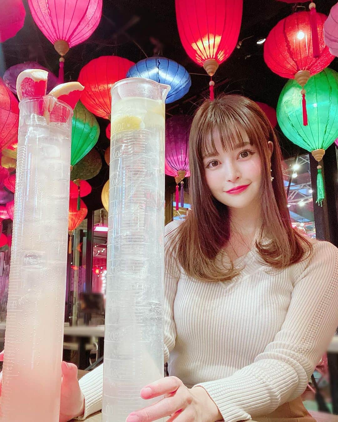 のインスタグラム：「1L♡ . . 「アジア・日本の屋台村」がテーマの フードショップ♡ . 美味しかったです♡ .  #新宿サナギ #新宿グルメ  #新宿カフェ #サナギ #新宿バー  #アジア　#屋台」