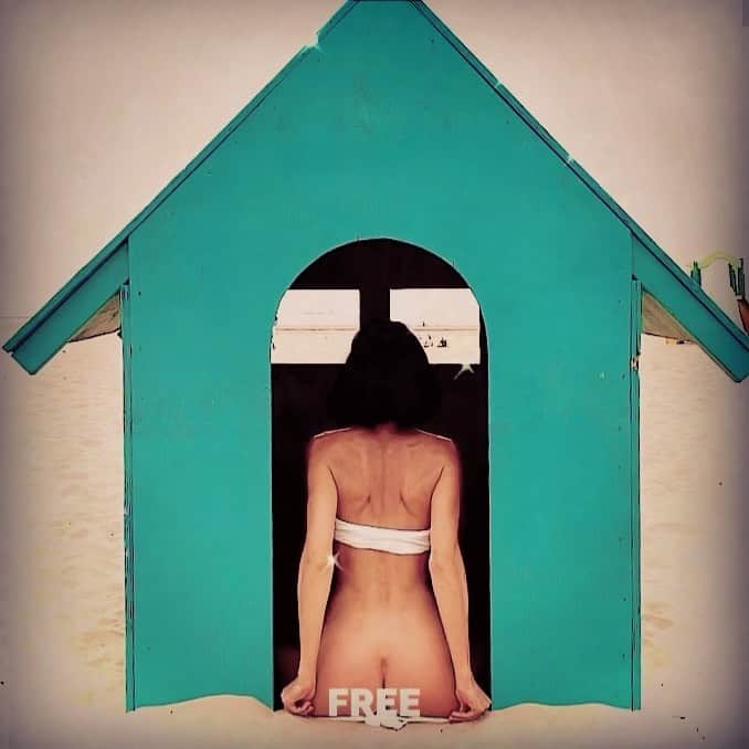 ミロ・モアレのインスタグラム：「Feel Free in Yourself . 🏠  Wherever and with whoever you are.  Build that home. 💙  -Milo Moiré   Clip by @peterpalm.ppp」