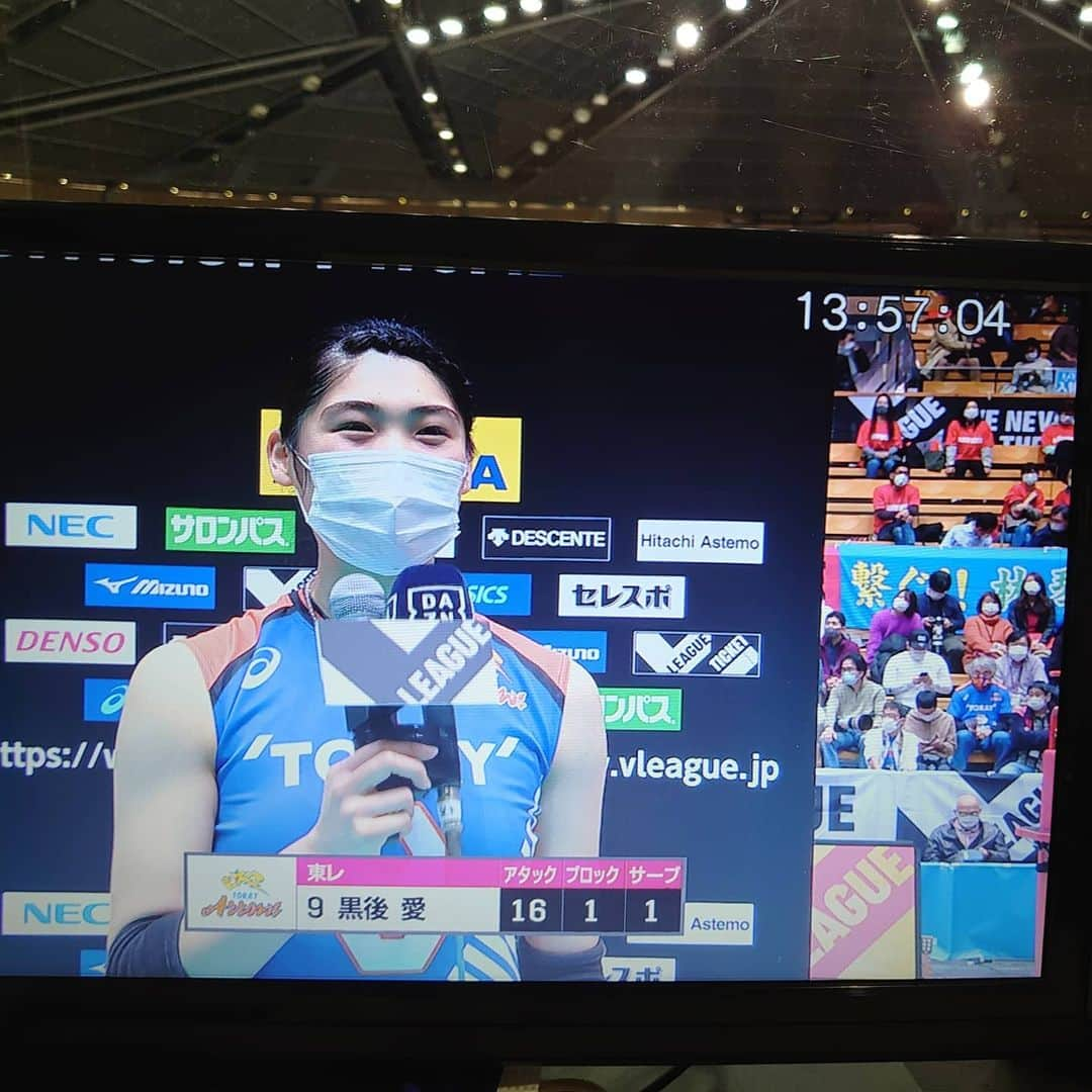 矢田部ゆかさんのインスタグラム写真 - (矢田部ゆかInstagram)「2/19-20🏐Vリーグセミファイナル✨  前日練習取材はNHKさんと合同で✍🎥 インタビューは人数制限の上させて頂きました。  東レ➡越谷監督・黒後主将・関選手 デンソー➡川北監督・森谷主将・井上選手 ＪＴ➡吉原監督・小幡主将・籾井選手 ＮＥＣ➡金子監督・山内主将・古賀選手  土曜はセミファイナル2試合🏐 解説は辻健志さん🎙  東レ3-0デンソー ＪＴ3-2ＮＥＣ  東レとＪＴがファイナル進出を決めました🔥  #Vリーグ #VLEAGUE #DAZN #解説 #辻健志さん #実況 #矢田部ゆか #今季担当44試合 #バレー実況通算257試合目」2月24日 16時22分 - yucaparis93