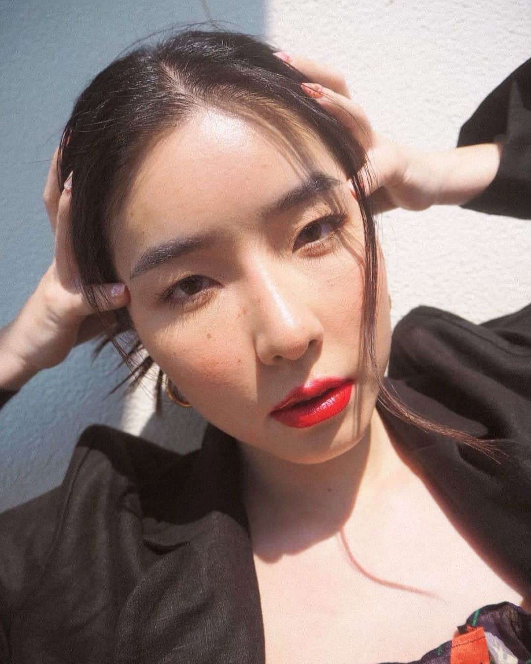 GYEON SEOのインスタグラム：「_* headache⁉️🤣 . . @paintphetploy  @khantarot_ball」